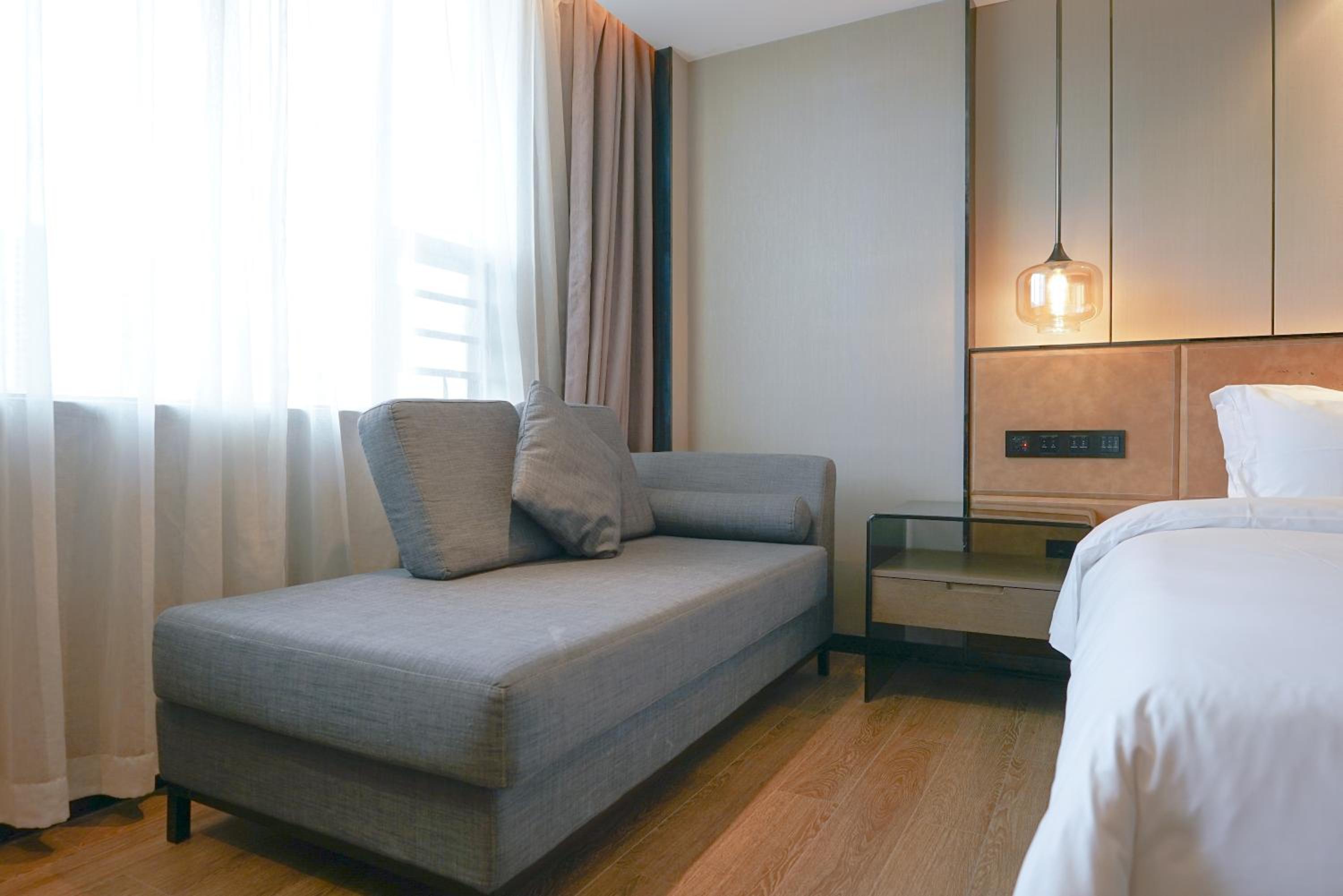 Deluxe Queen Room photo 2