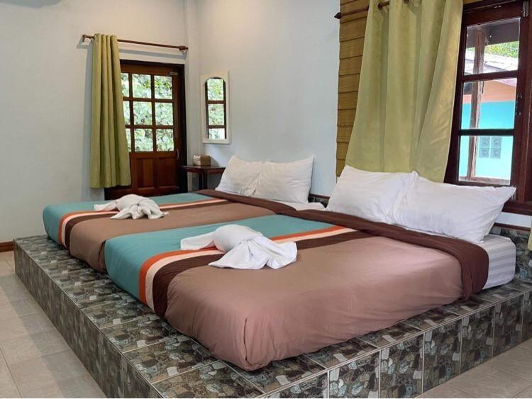 Quadruple Room with Side Sea View photo 1