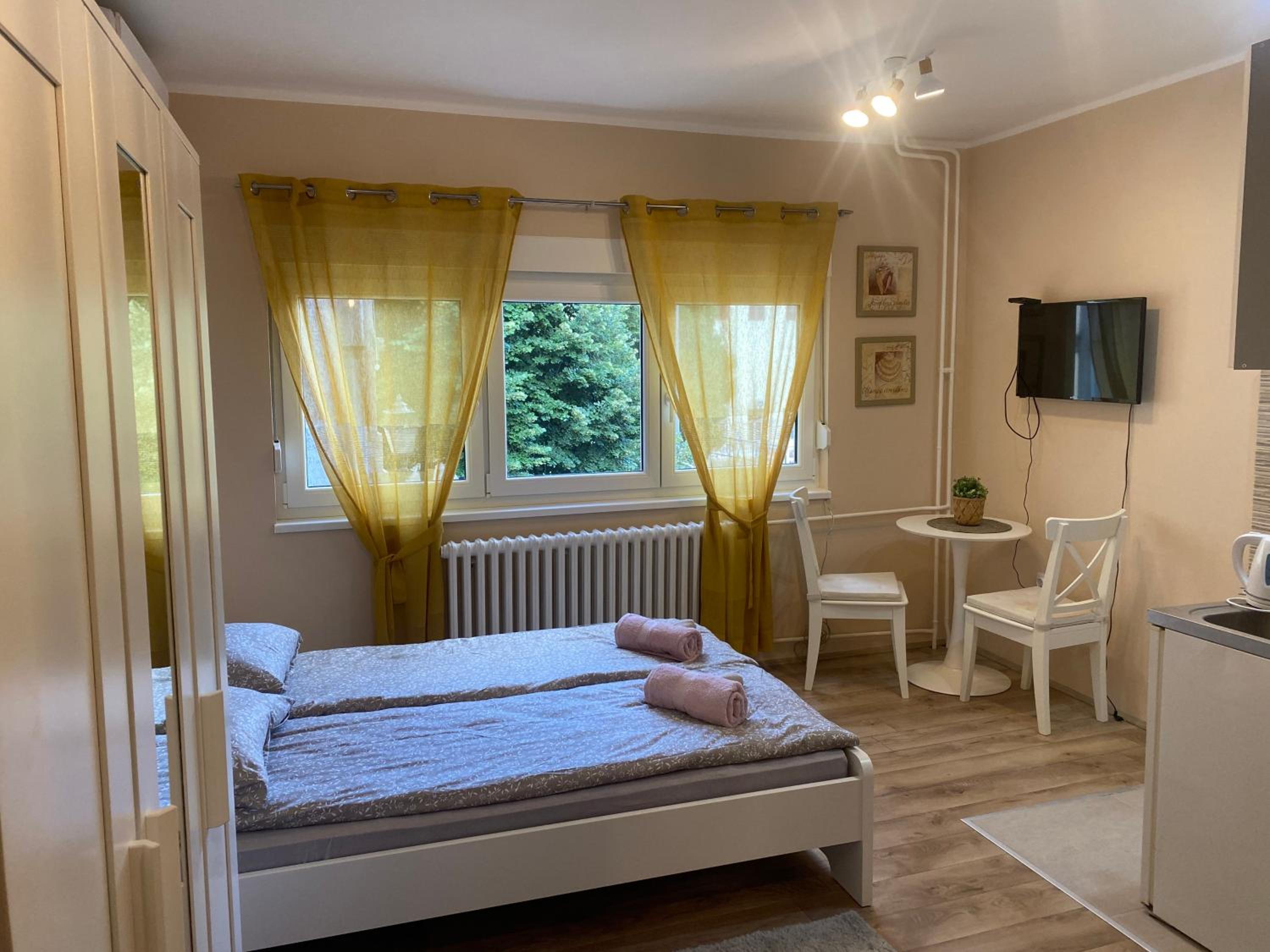 One-Bedroom Apartment
