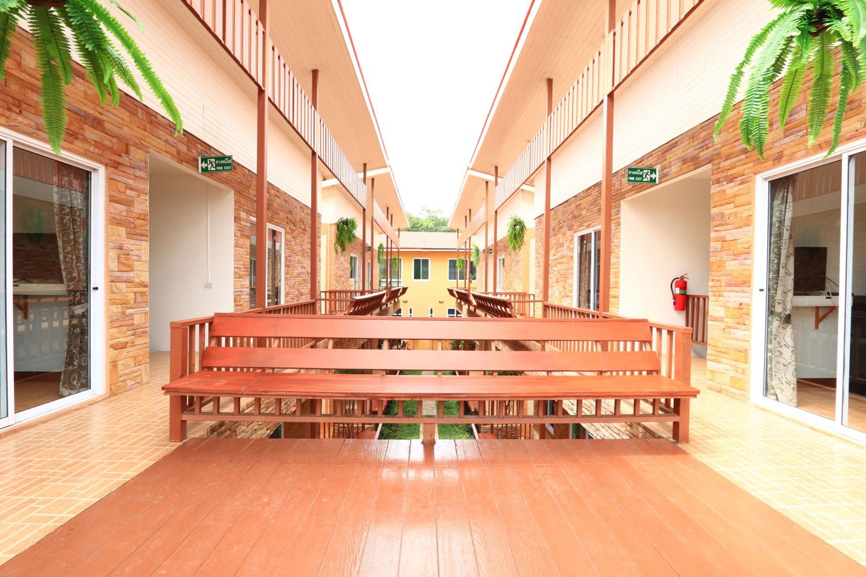 King Room with Balcony - Photo 2