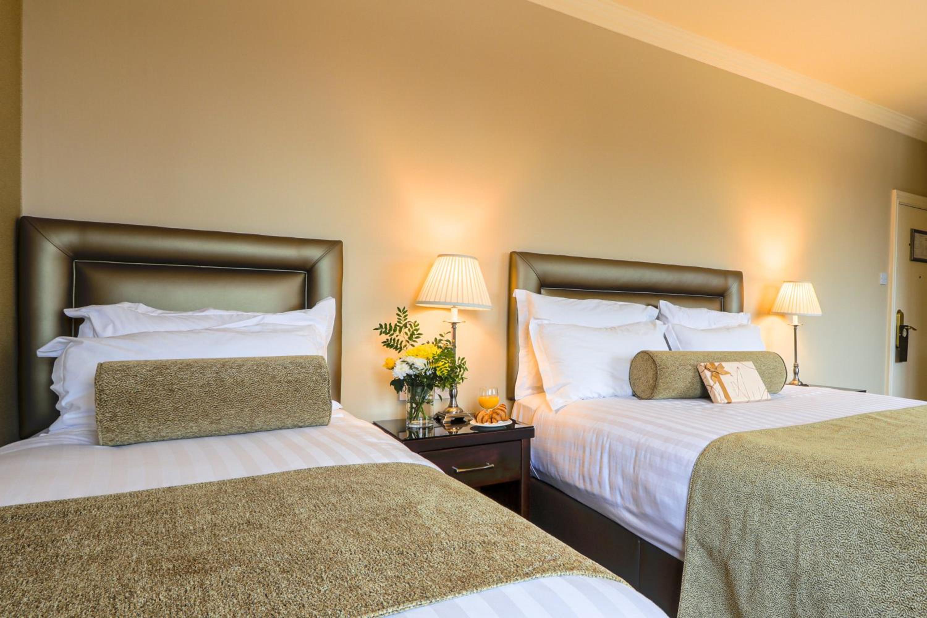 Double or Twin Room - Photo 9