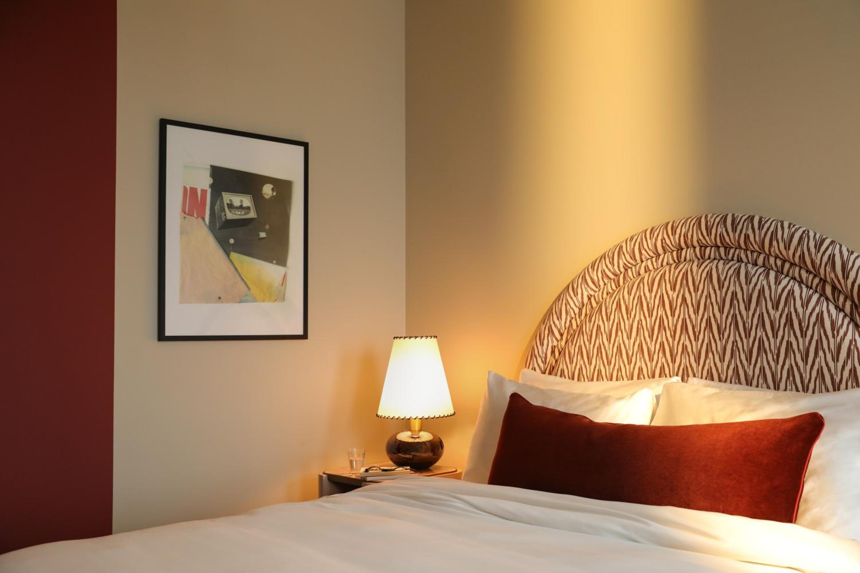 Cozy - Skyline View - Photo 1