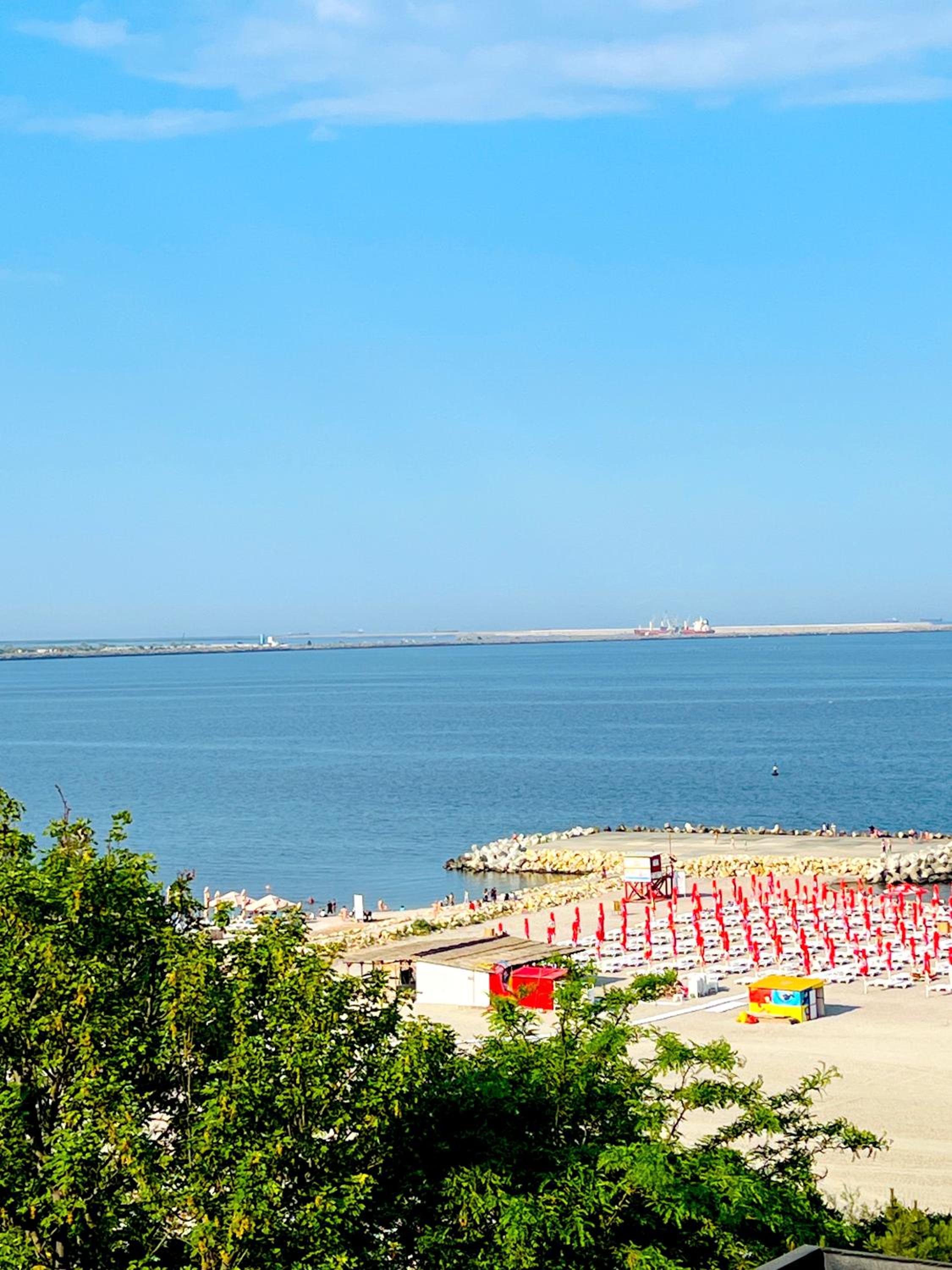 Apartment with Sea View - Photo 7