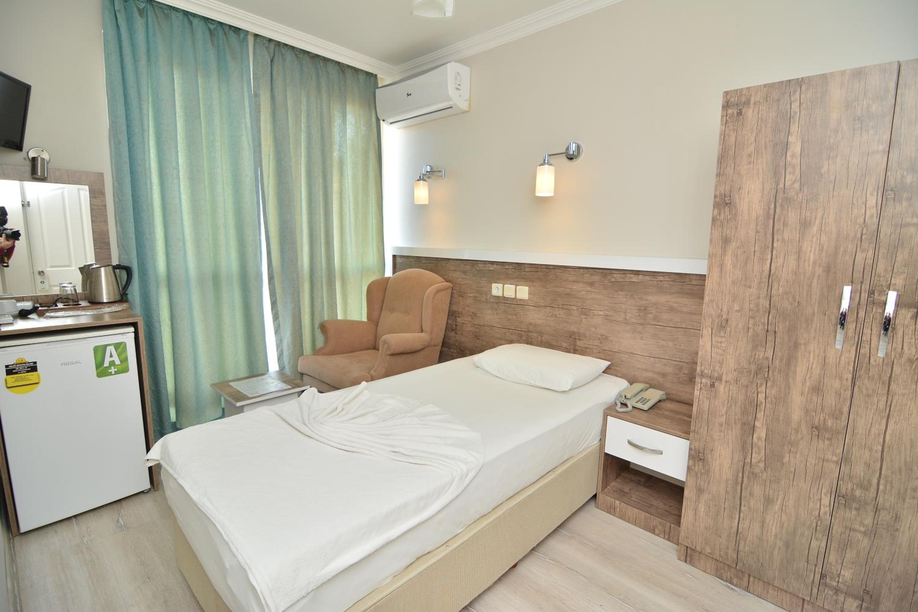 Single Room photo 3
