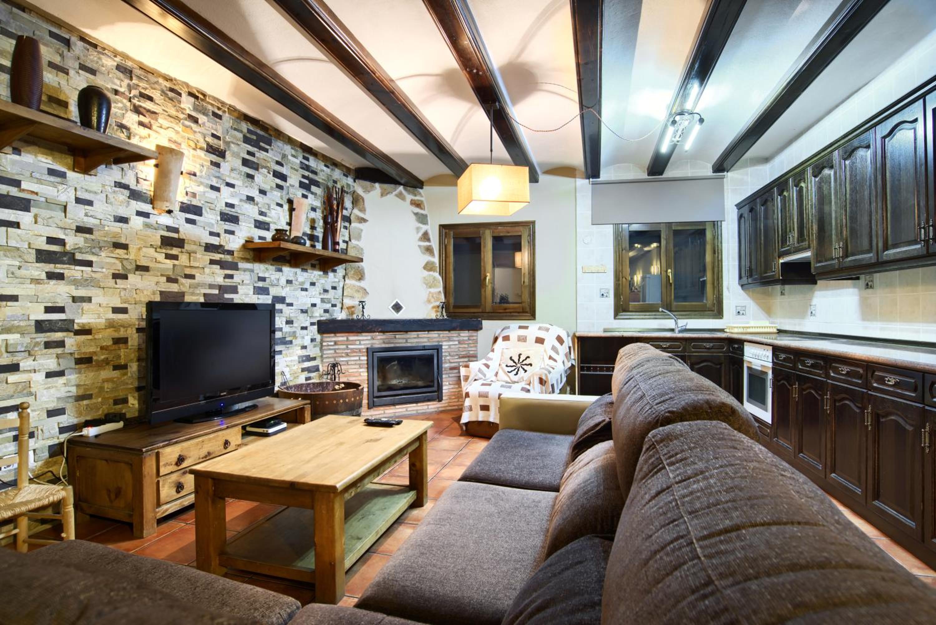 Three-Bedroom House photo 3