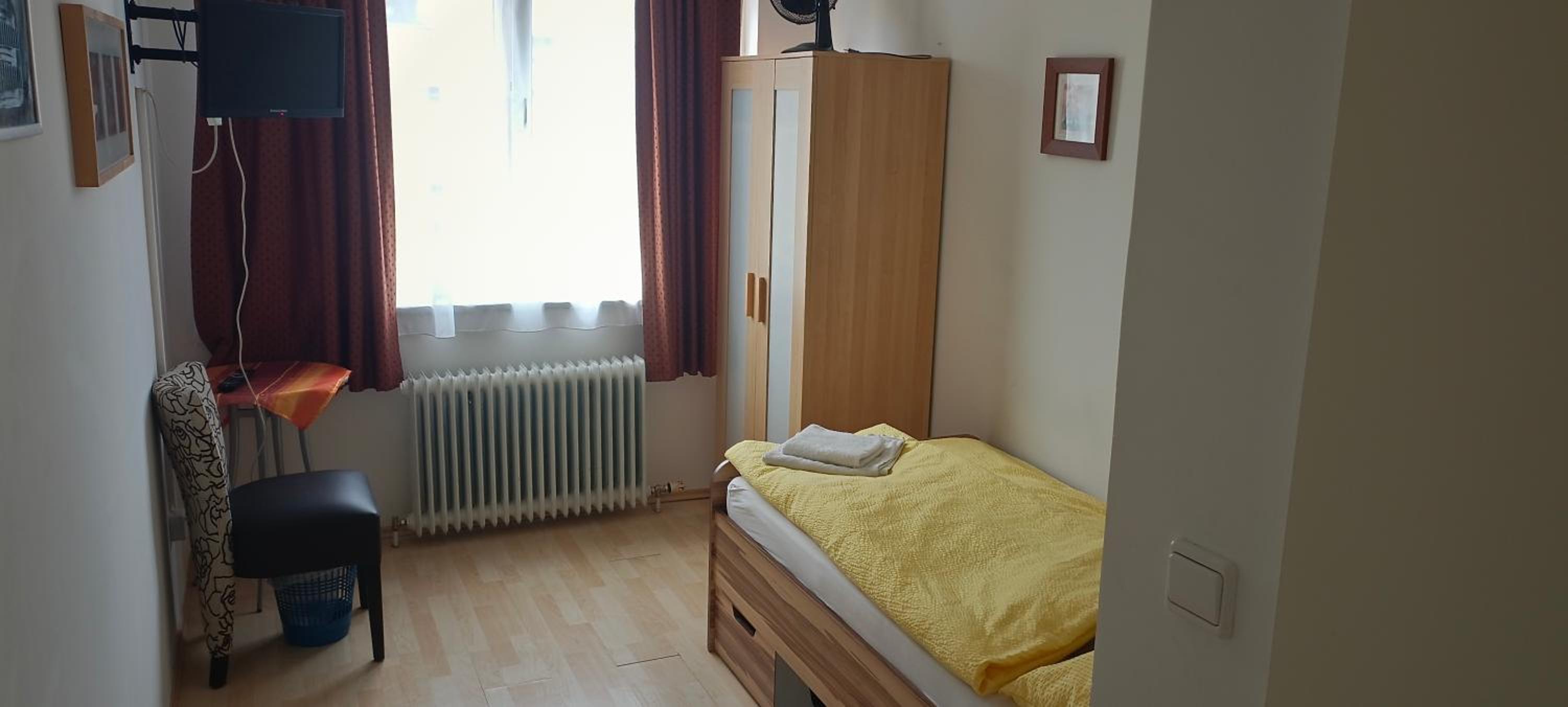 Single Room with Bathroom photo 3