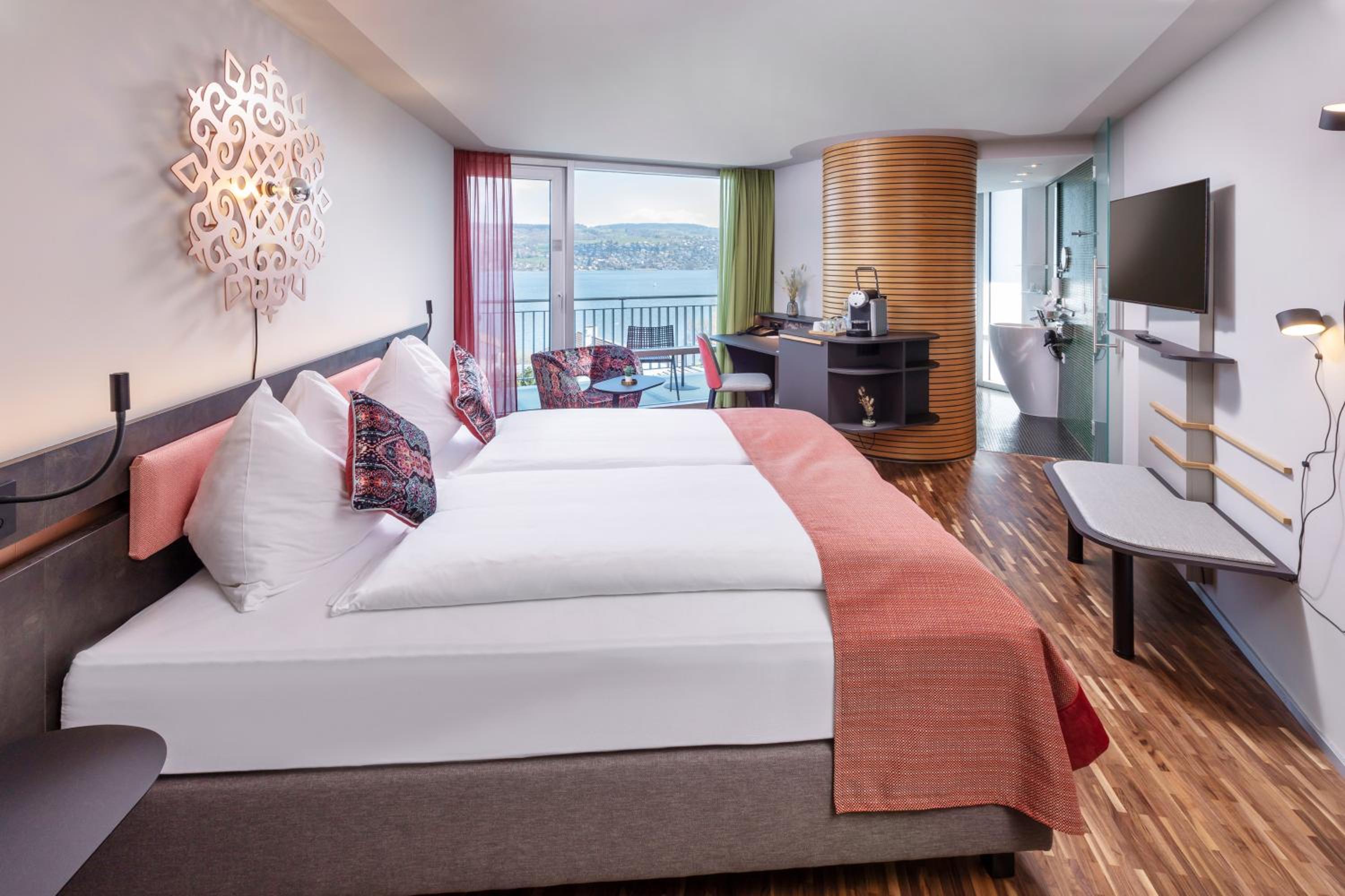 Lake View Double Room with Balcony