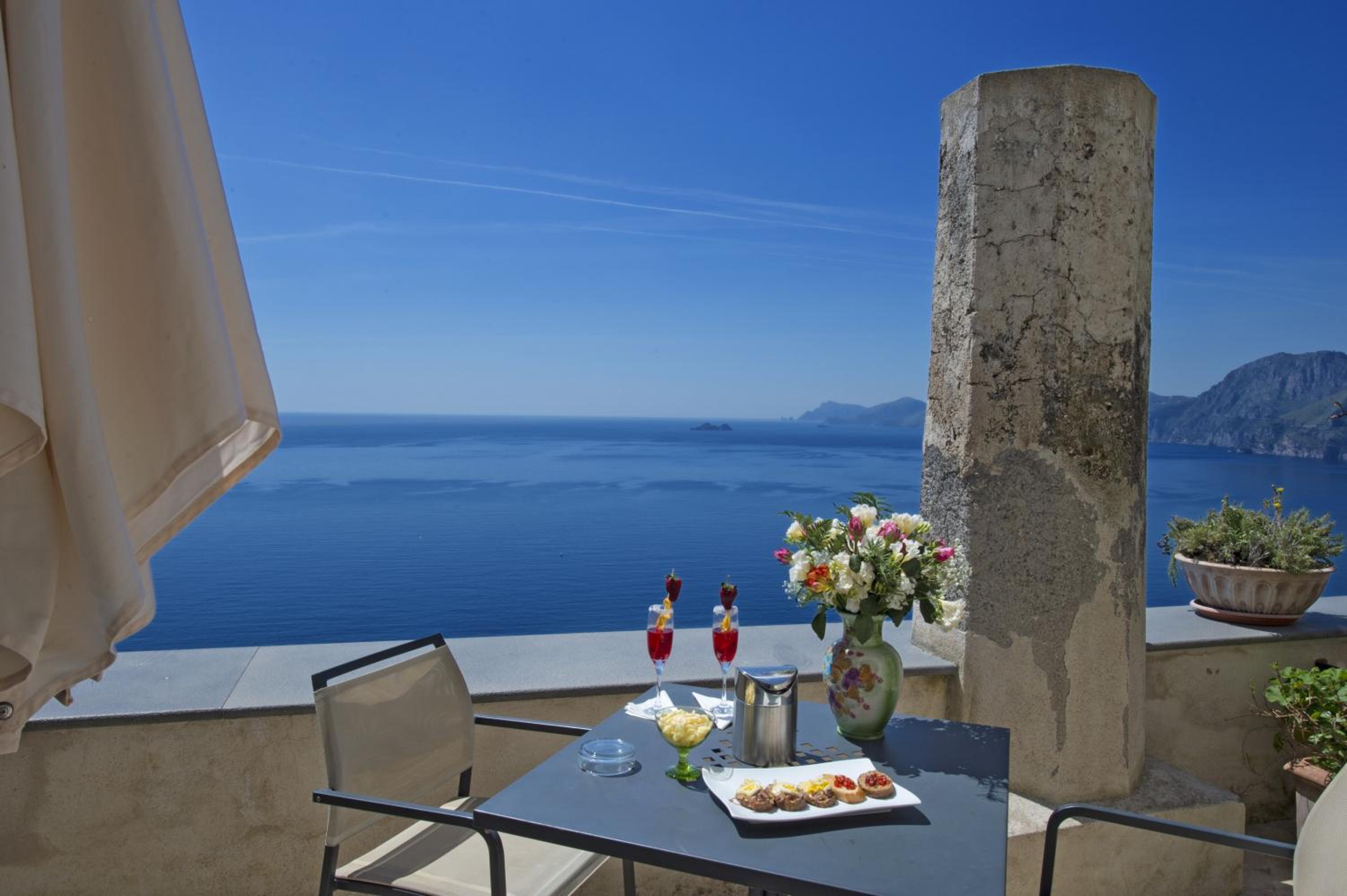 Suite with Sea View - Photo 2