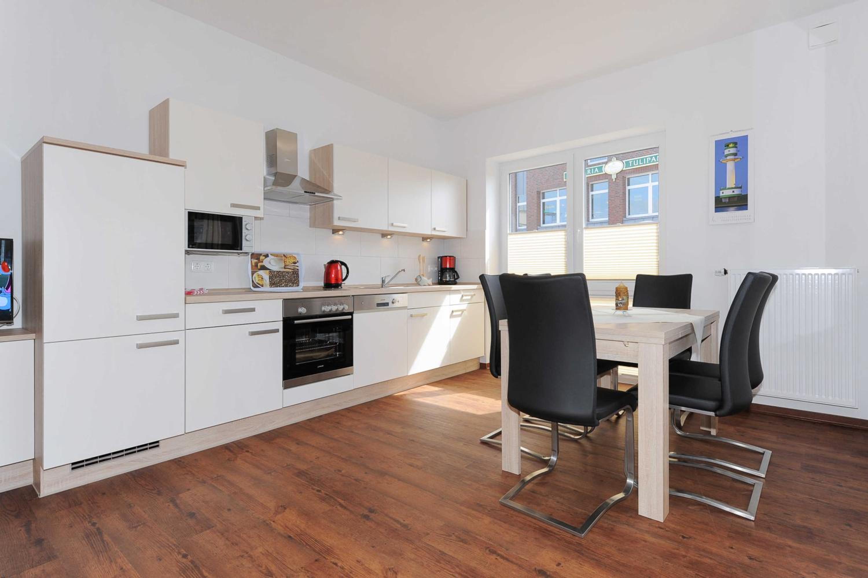 Three-Bedroom Apartment with Terrace photo 3