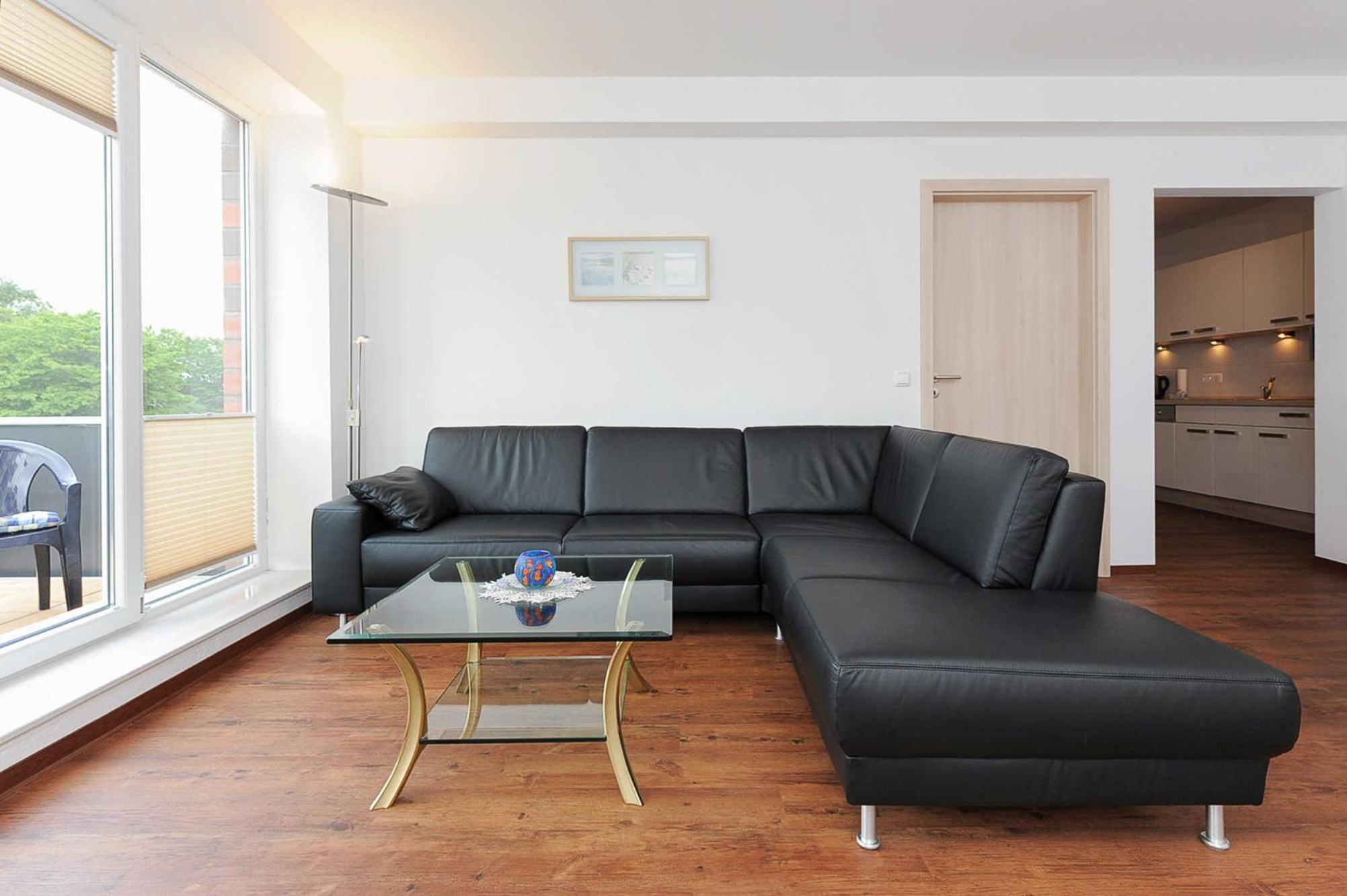 Two-Bedroom Apartment with Balcony photo 2