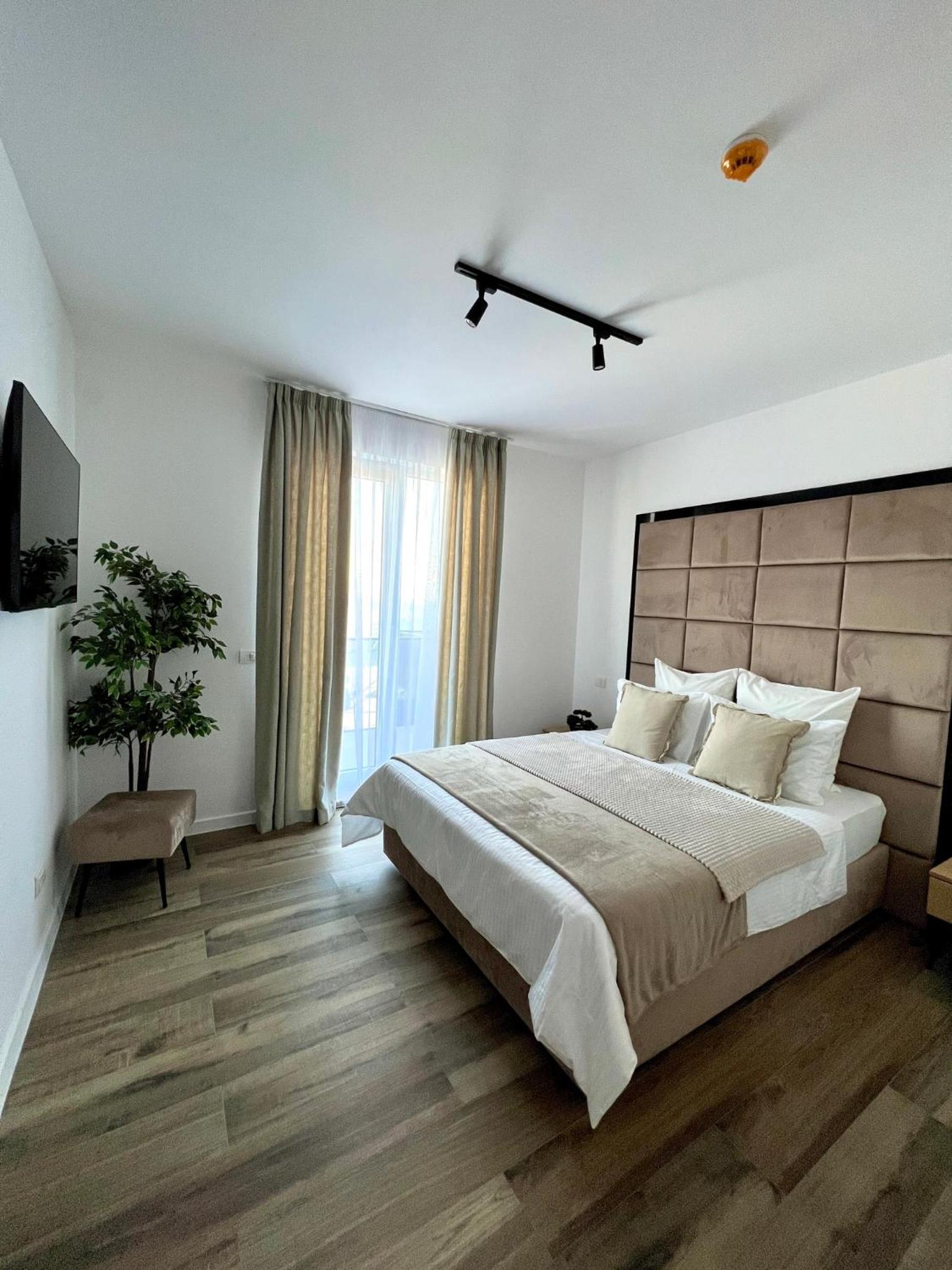 Apartment with Sea View - Photo 3