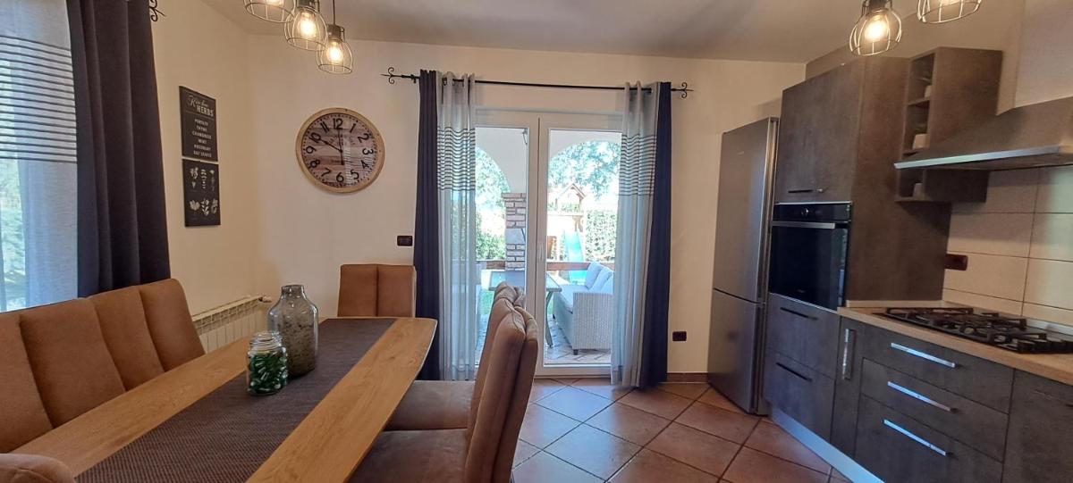 Villa photo 2