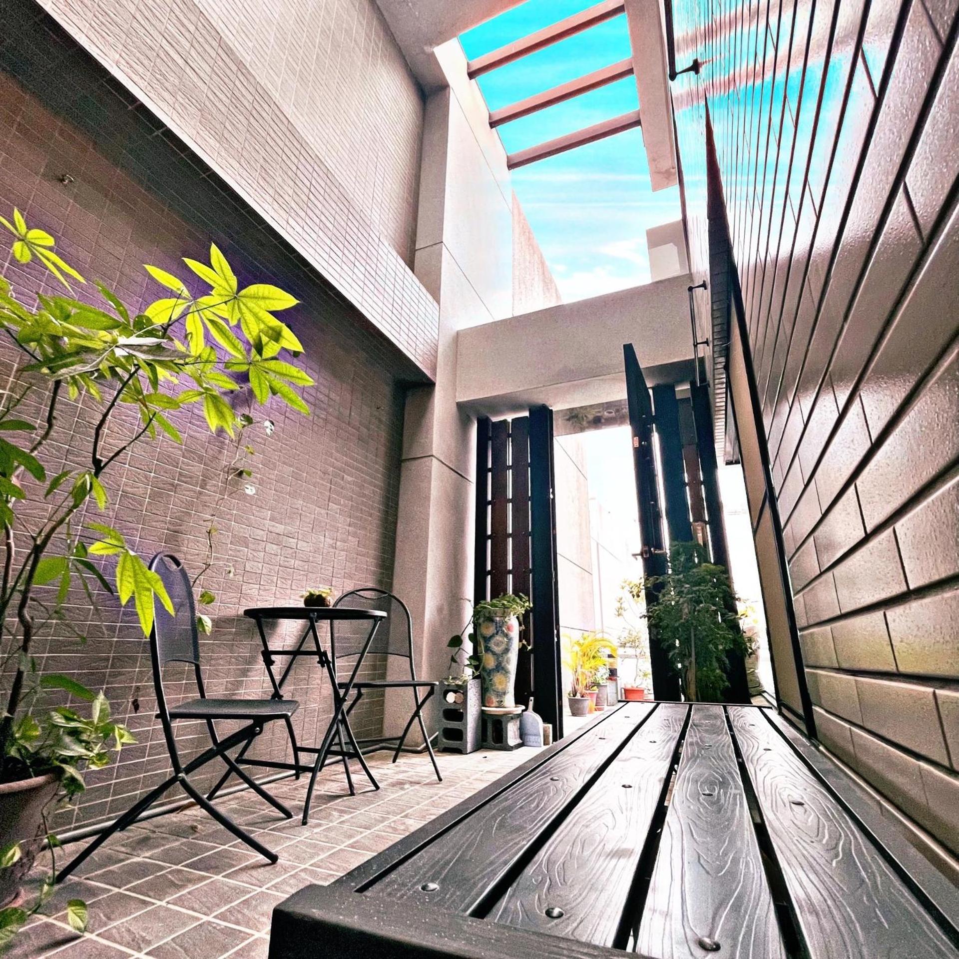 Five-Bedroom House - Photo 11