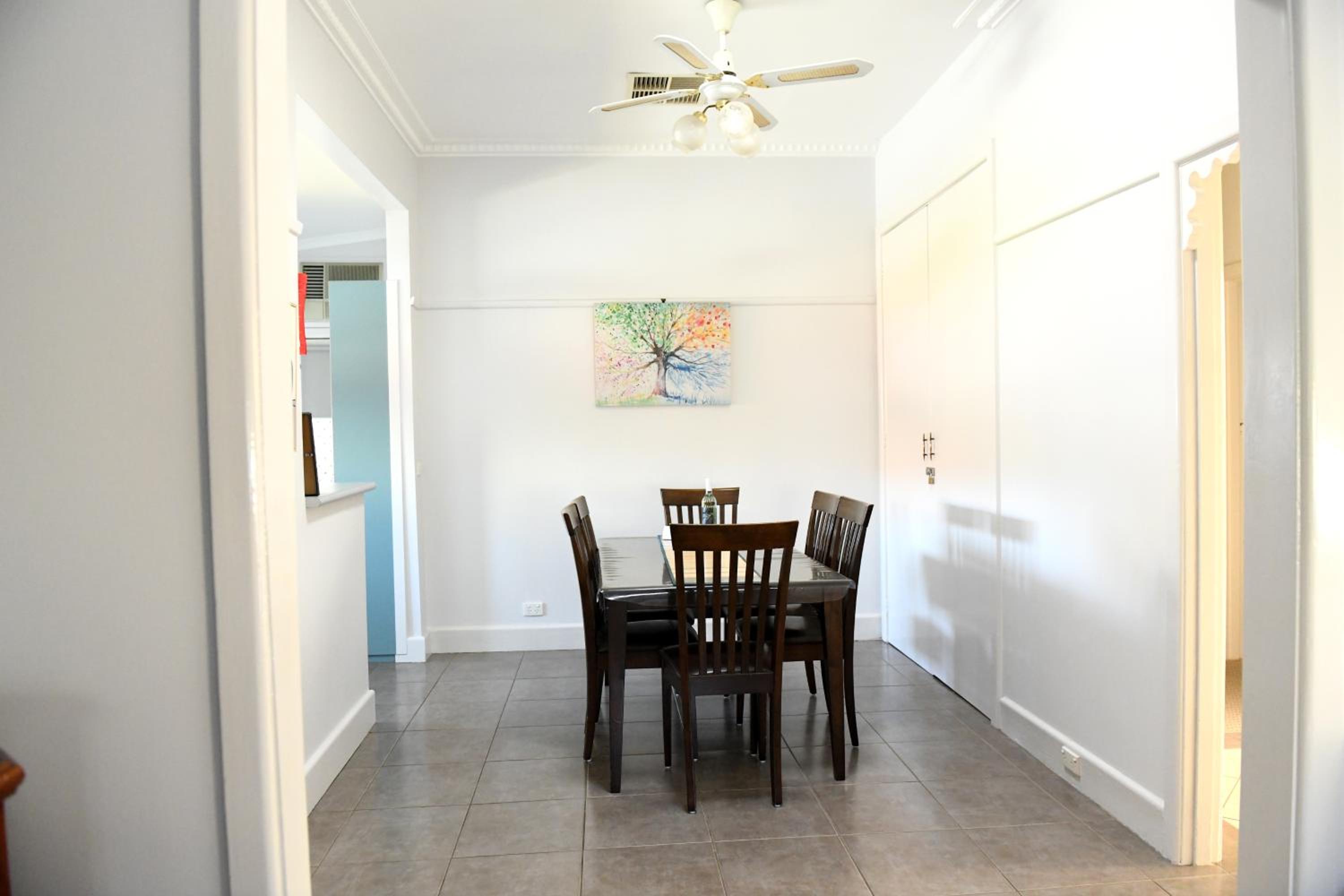 Three-Bedroom House photo 2