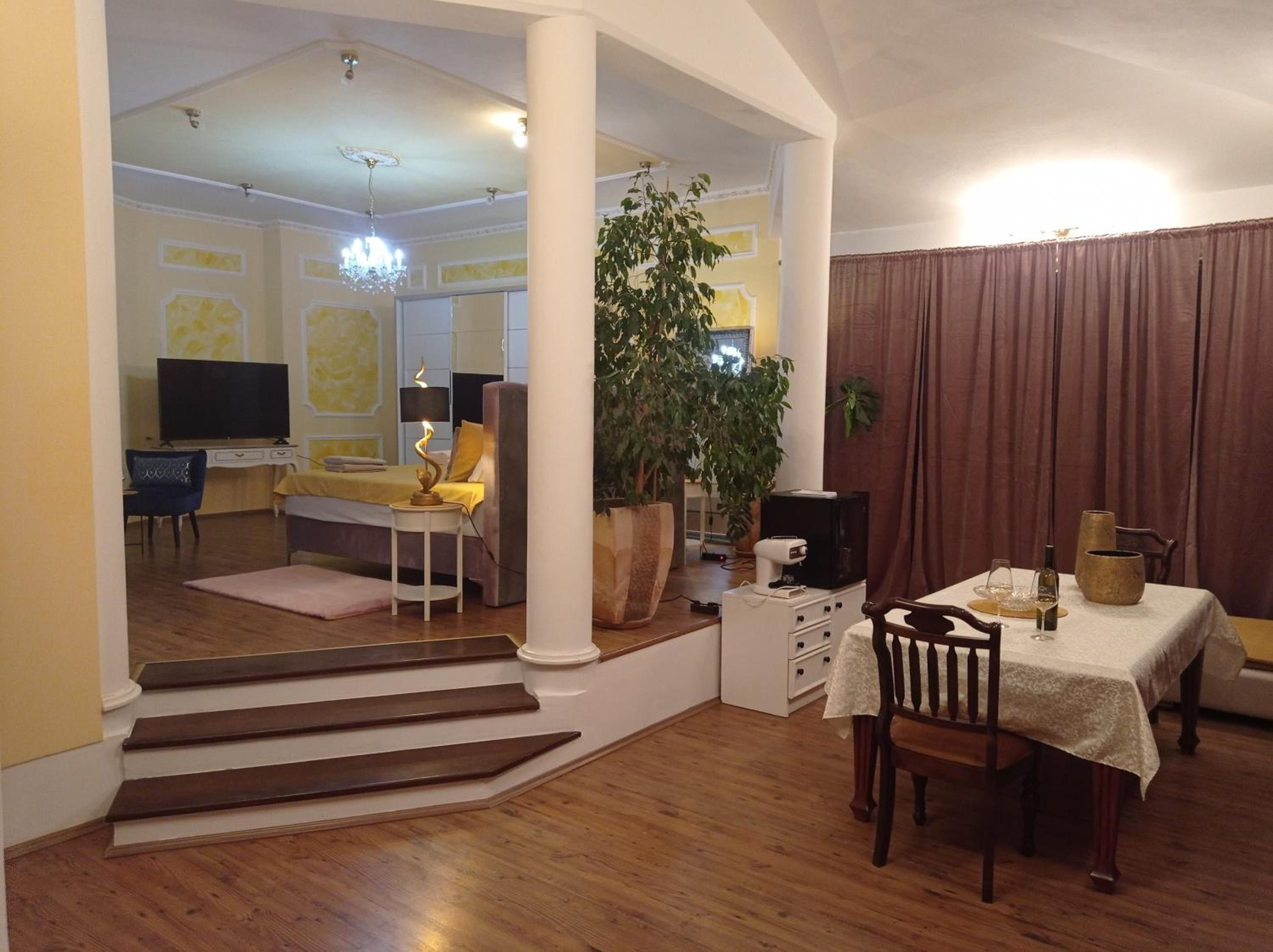 Deluxe Apartment