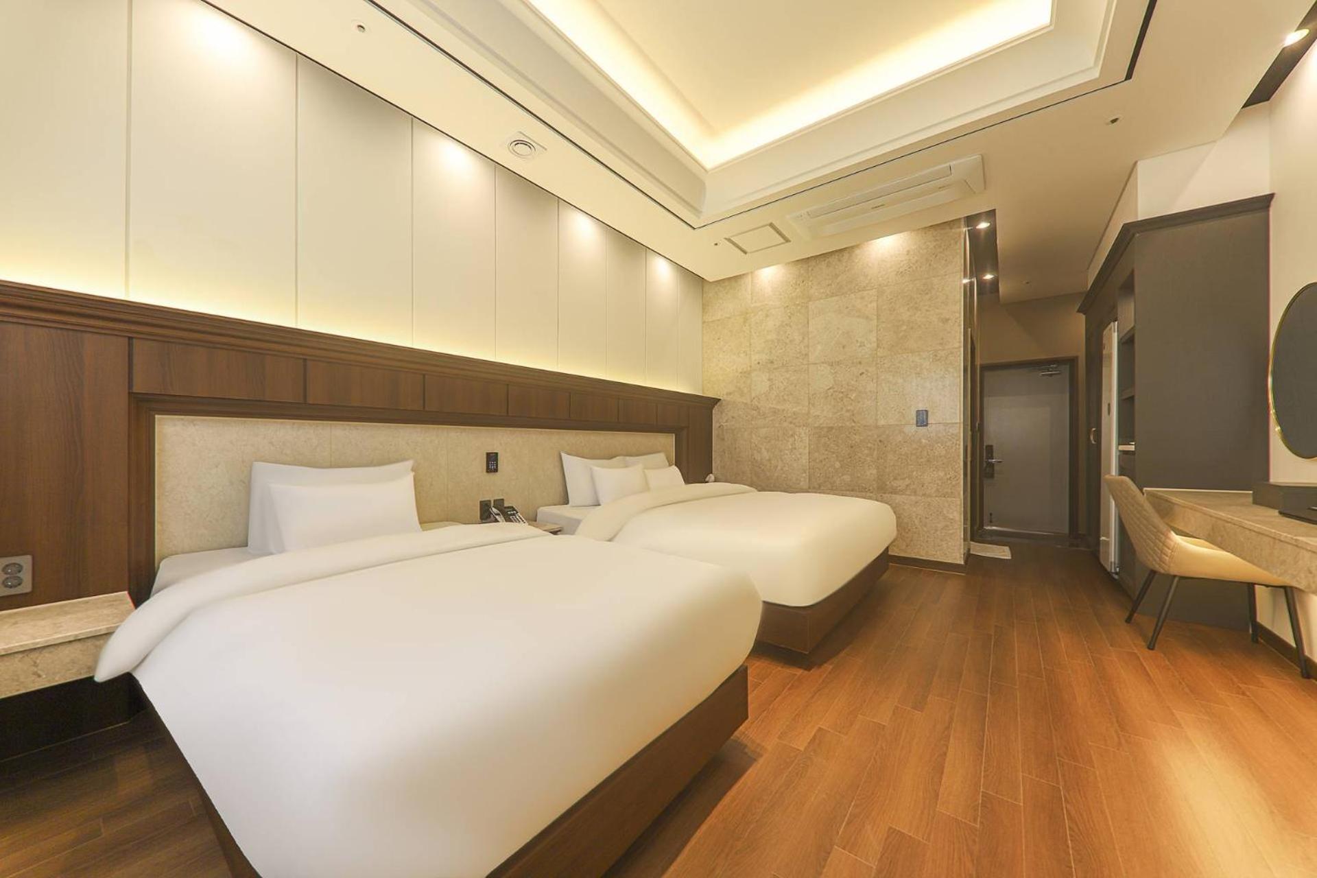 Superior Twin Room - Photo 9