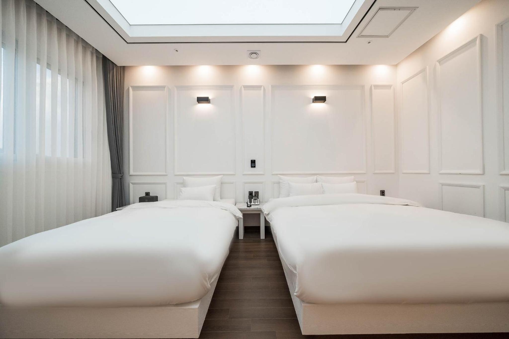 Superior Twin Room - Photo 8