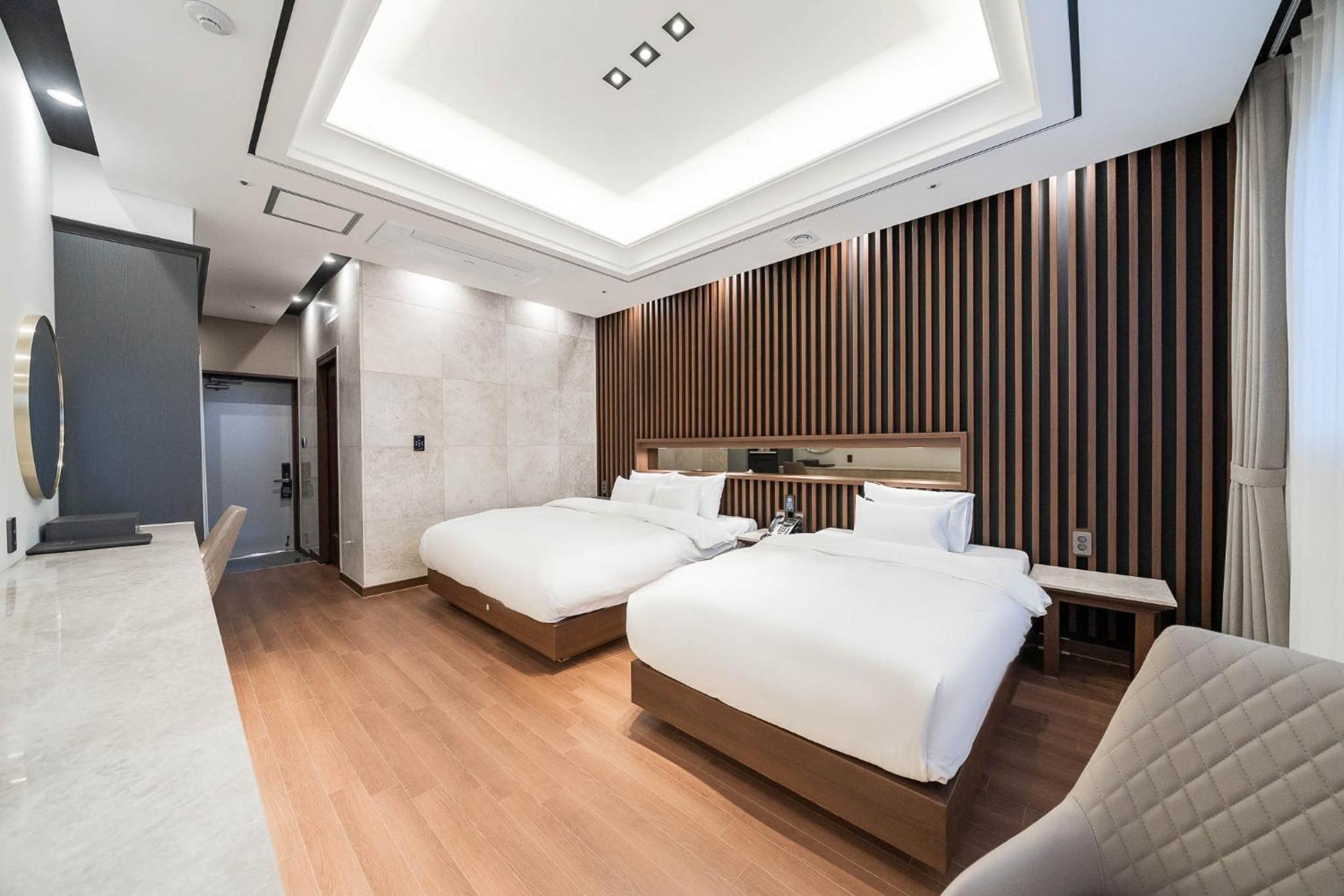 Superior Twin Room - Photo 1