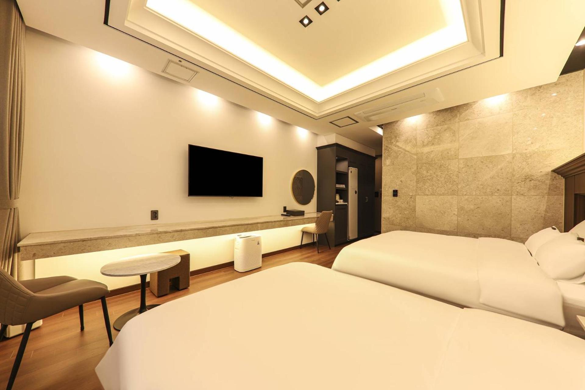 Superior Twin Room - Photo 7