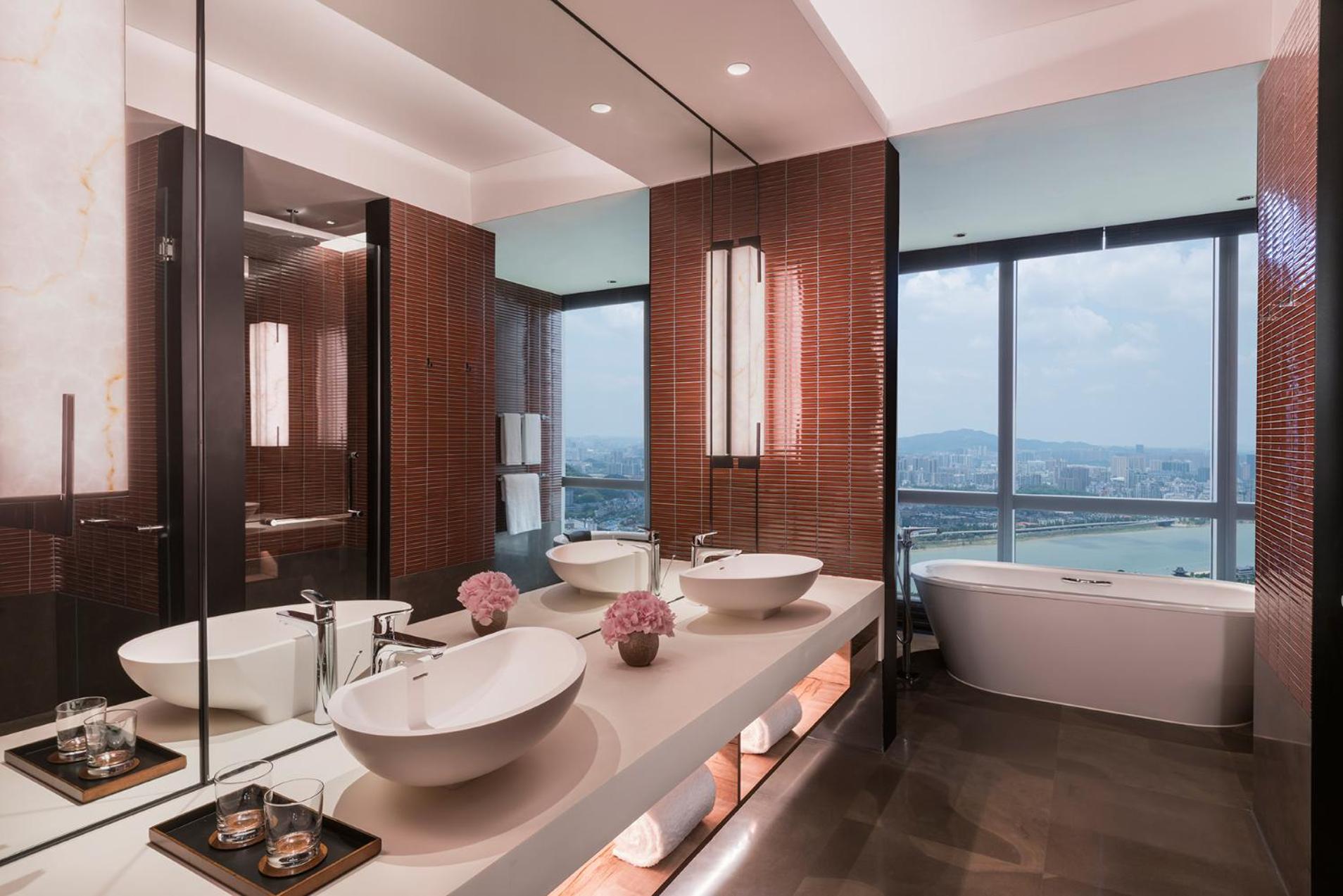 Grand Executive Suite