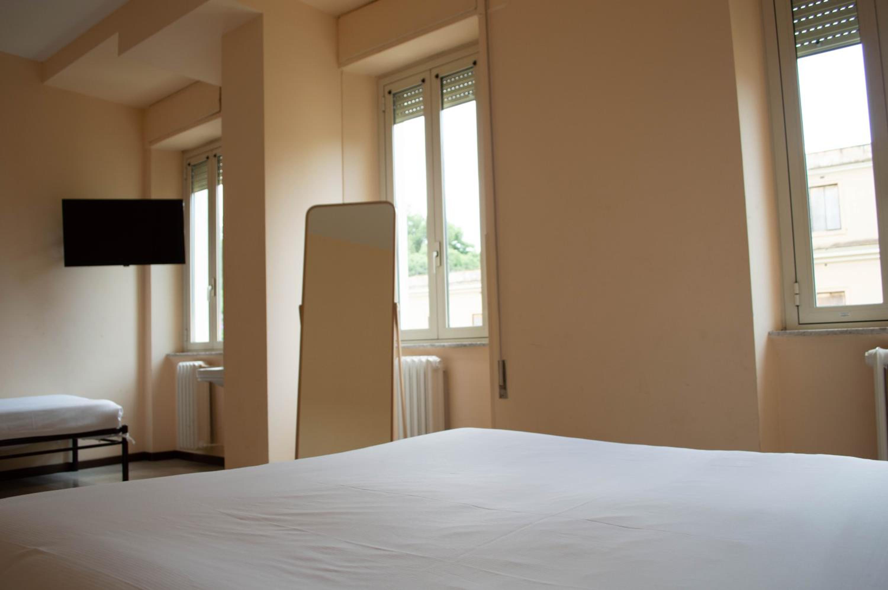 Double Room with Private External Bathroom photo 2