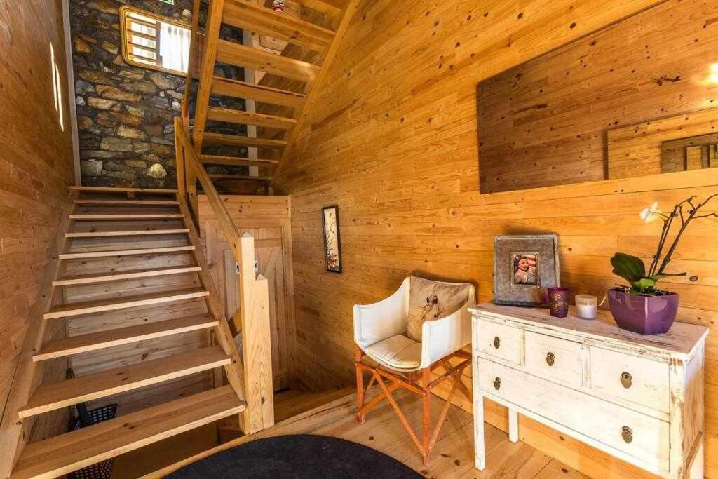 Six-Bedroom House - Photo 12