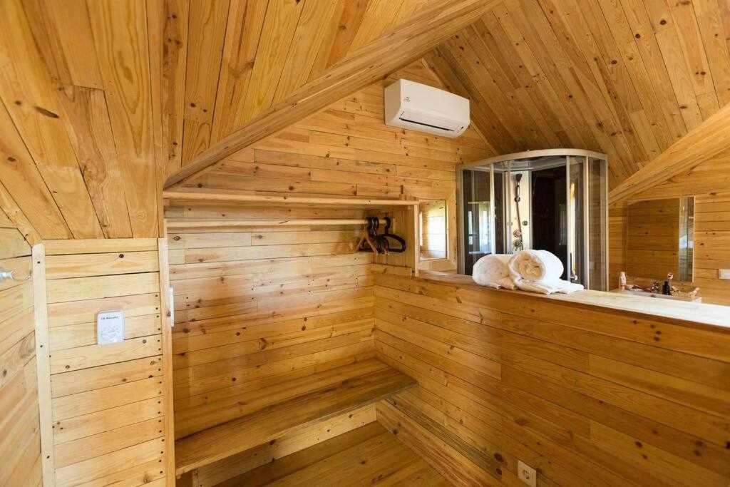 Six-Bedroom House - Photo 17