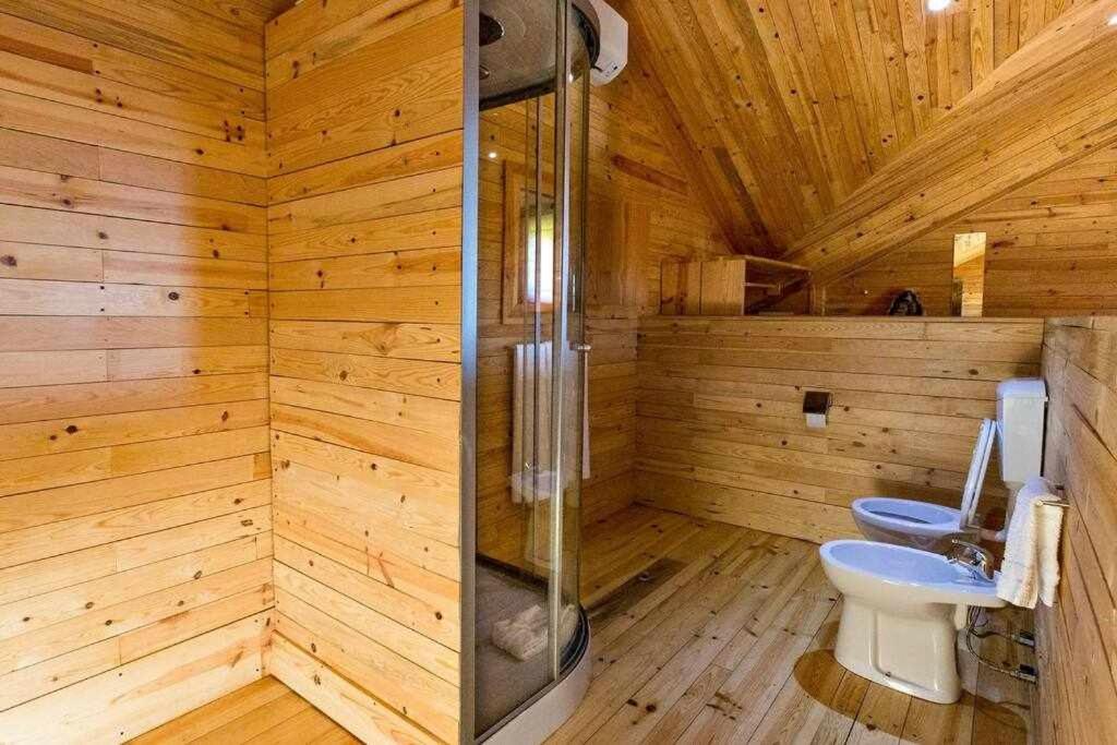 Six-Bedroom House - Photo 19