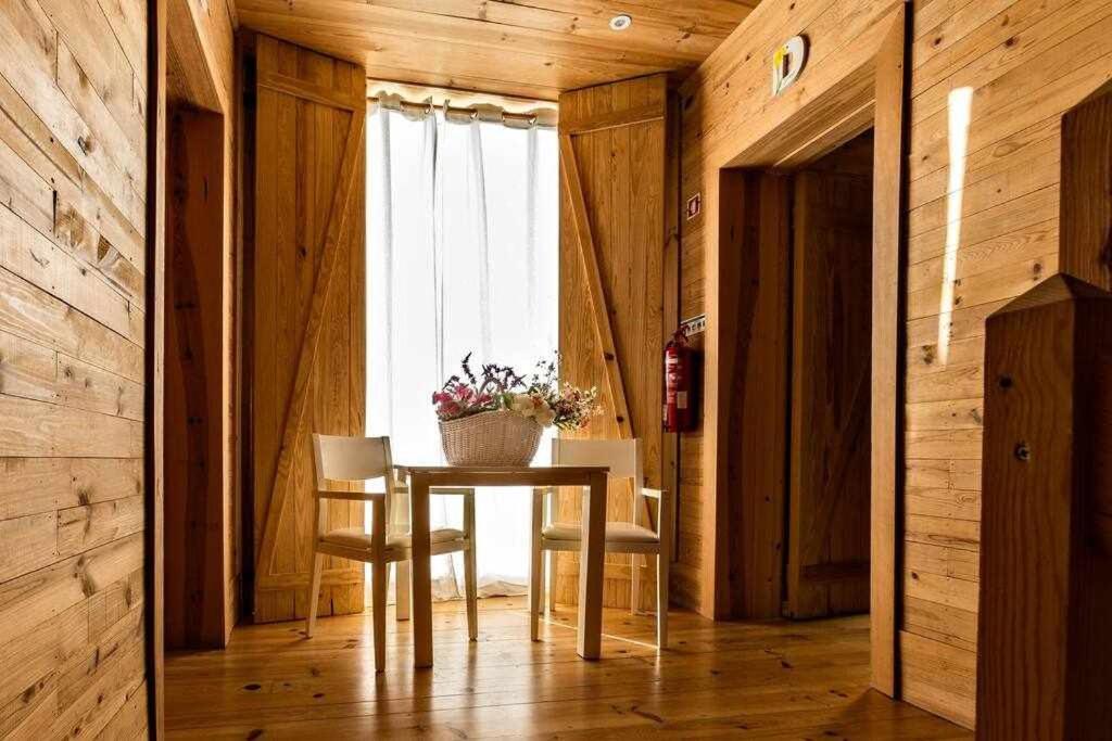 Six-Bedroom House - Photo 26