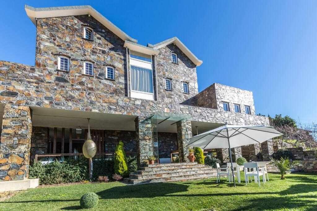 Six-Bedroom House - Photo 28