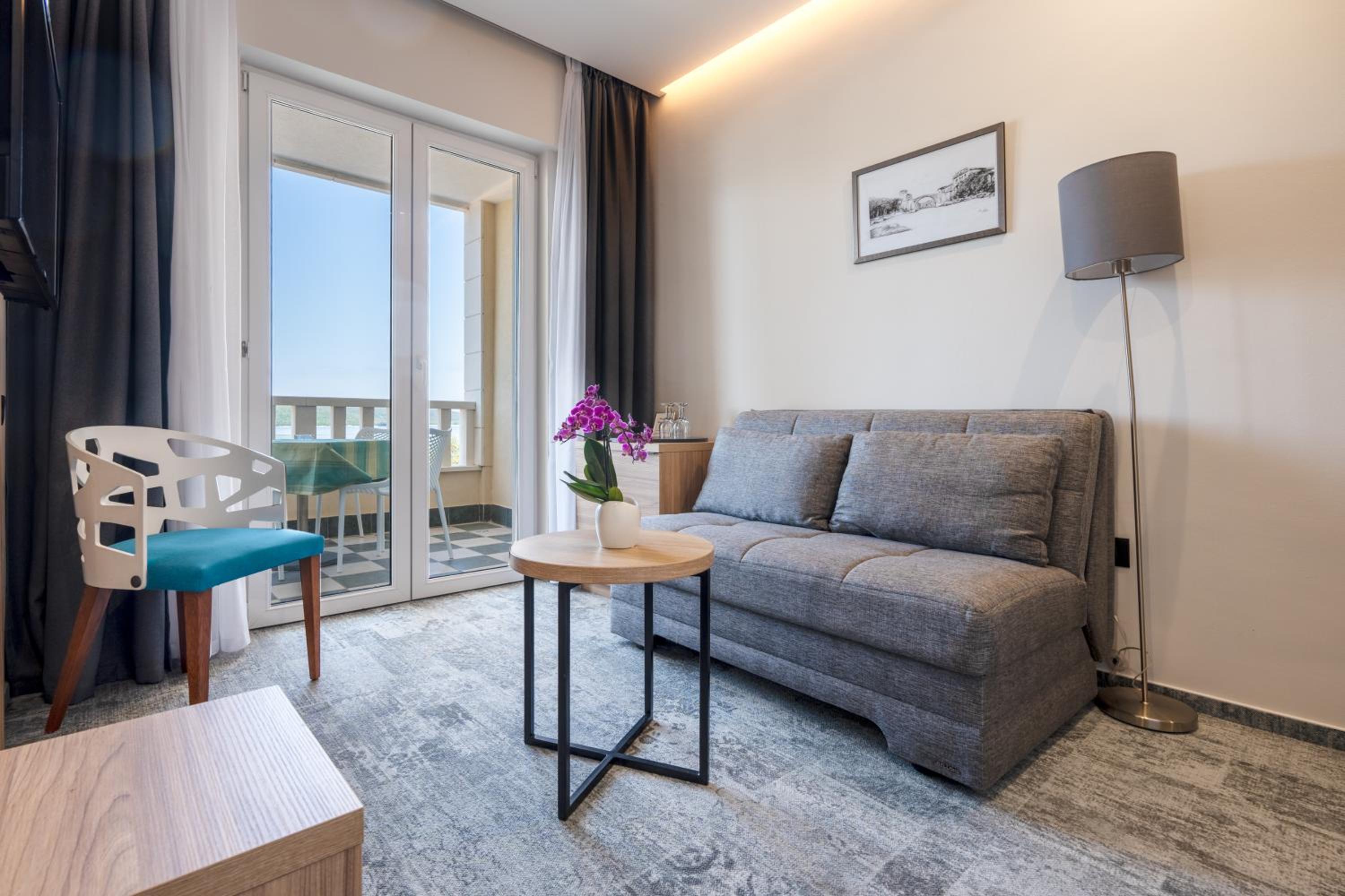 Deluxe Double or Twin Room with Sea View
