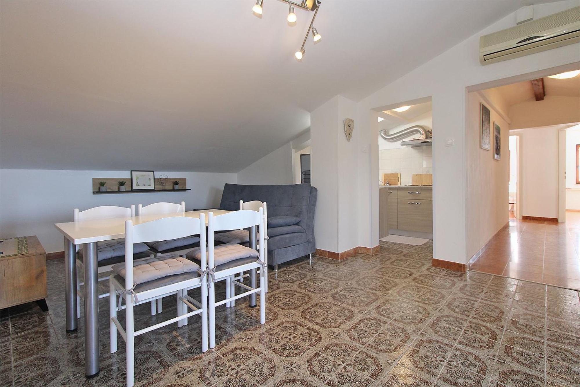 Apartment photo 2