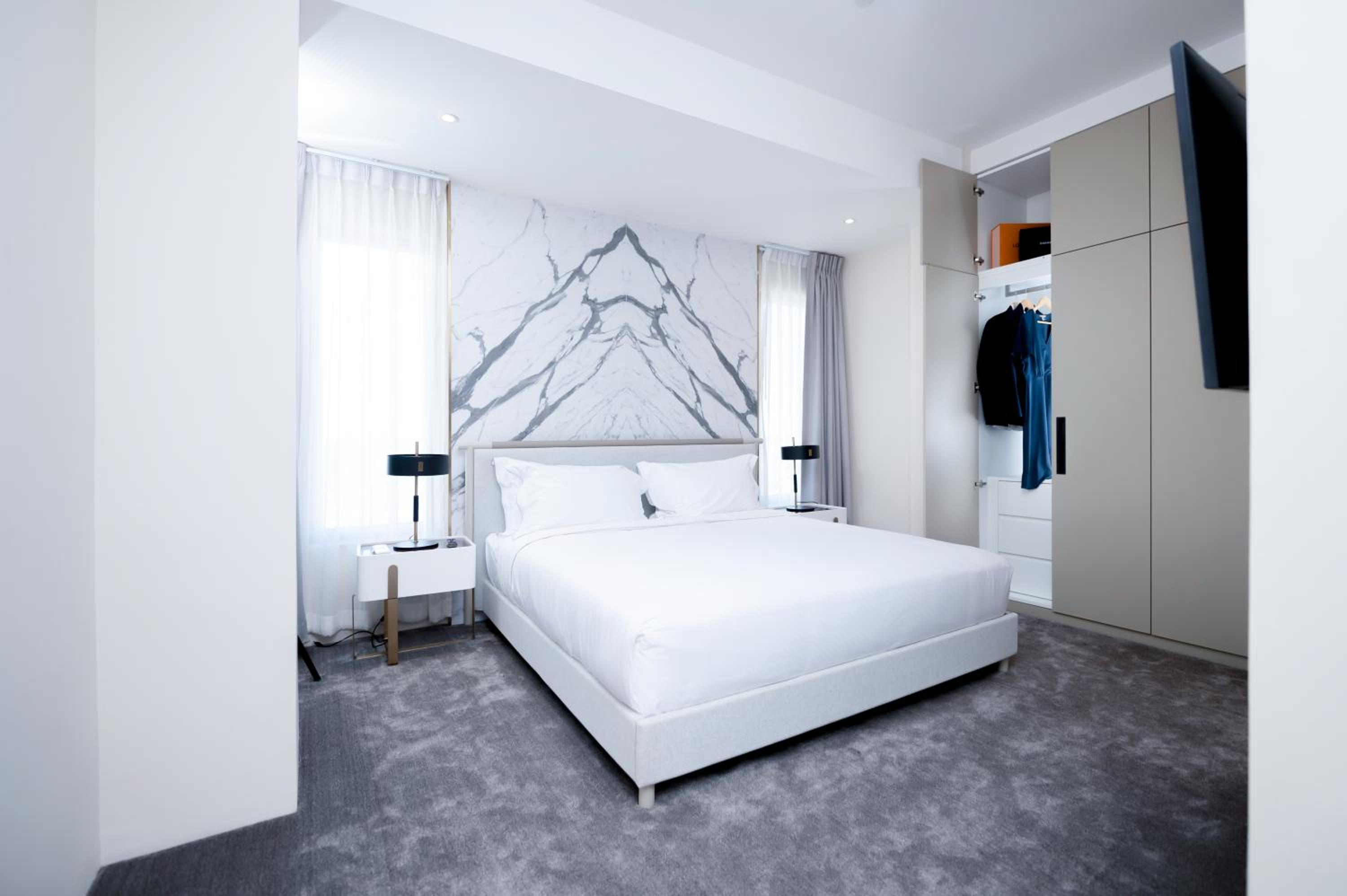 Suite with City View photo 3