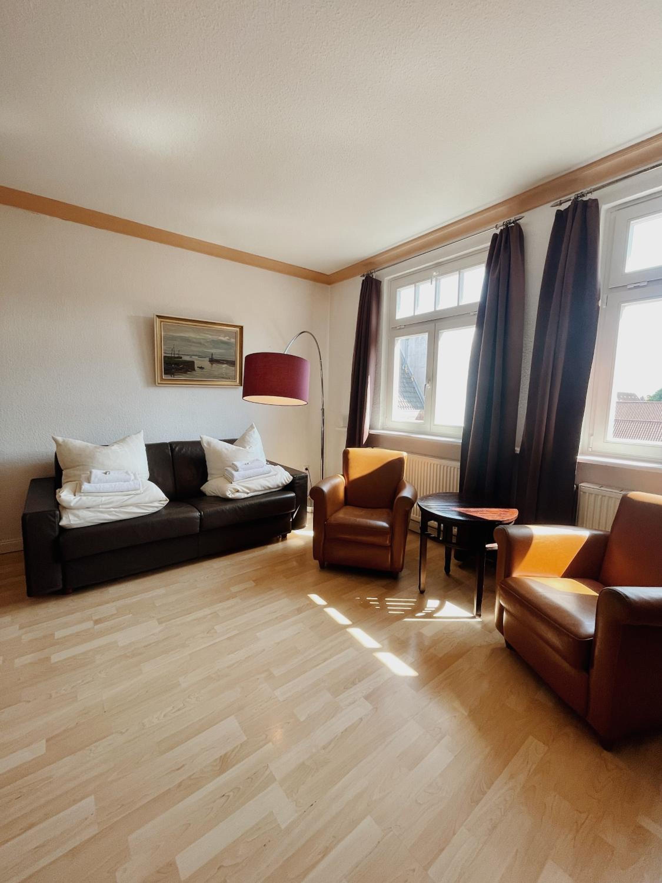 Three-Bedroom Apartment - Photo 5