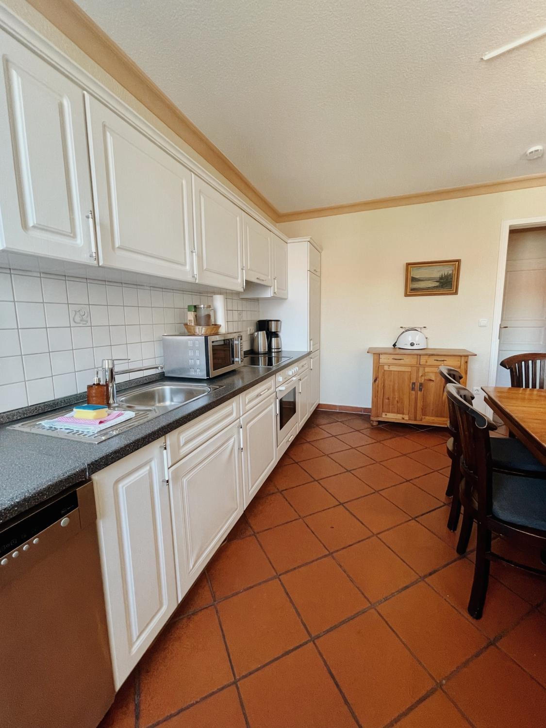 Three-Bedroom Apartment - Photo 9