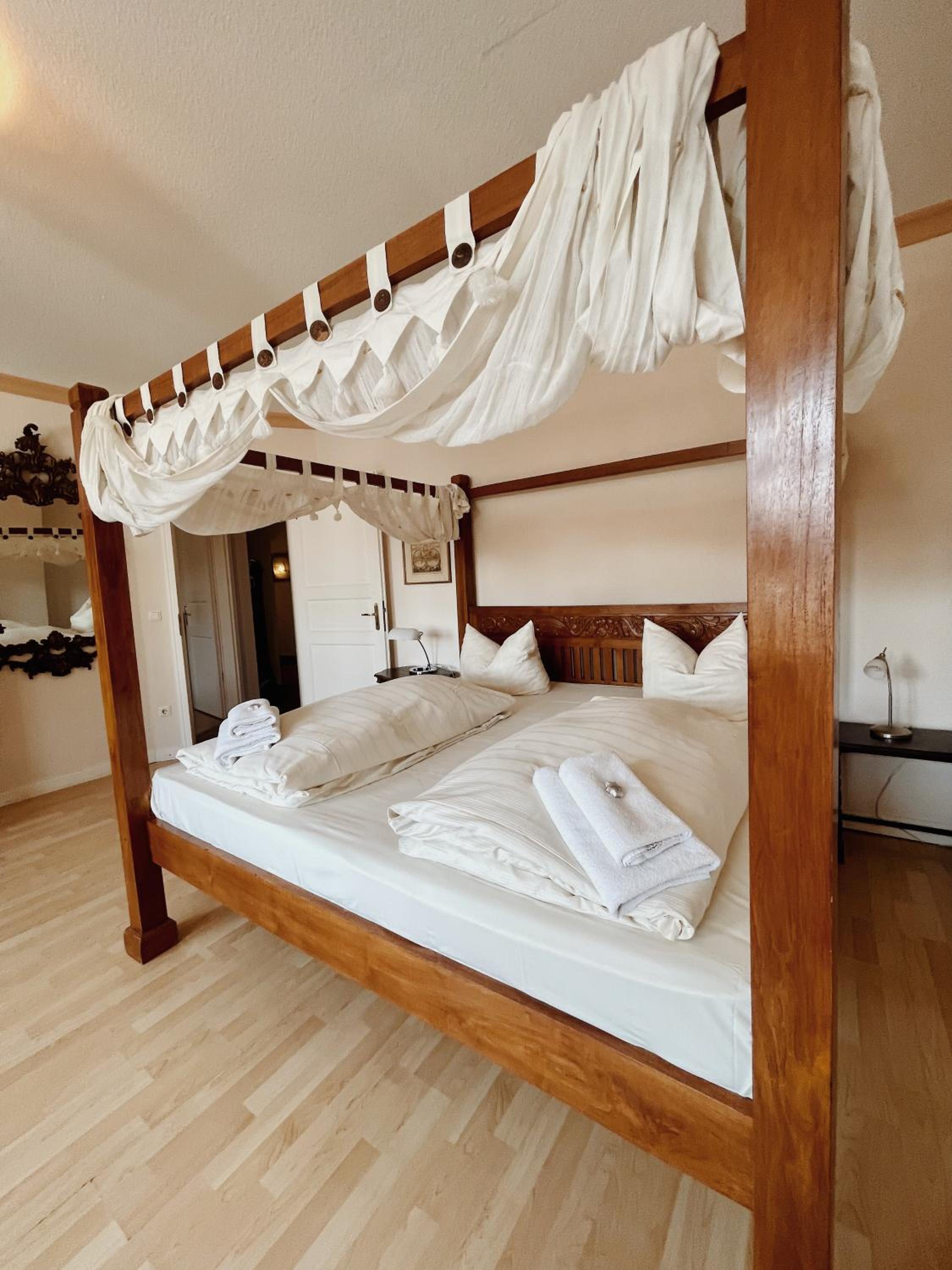Three-Bedroom Apartment - Photo 10