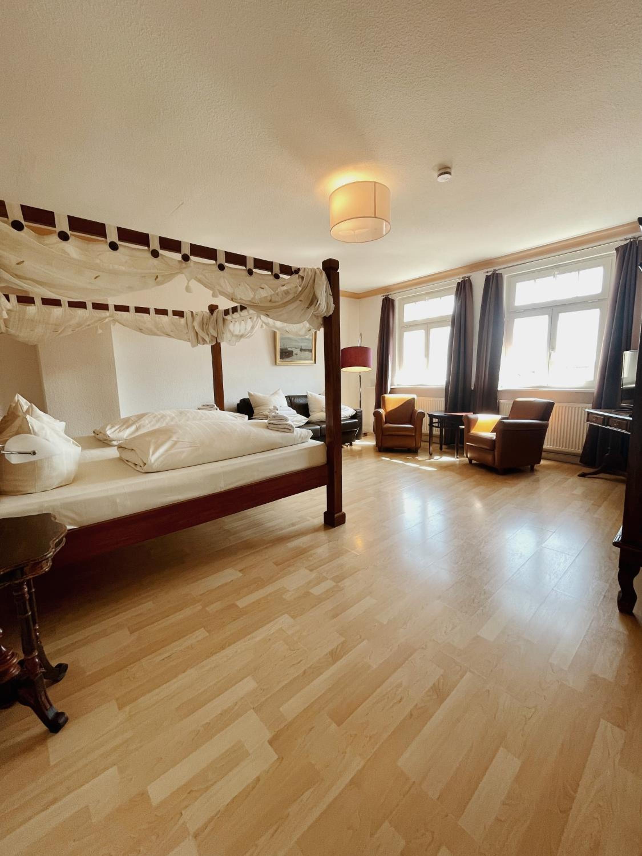 Three-Bedroom Apartment - Photo 13