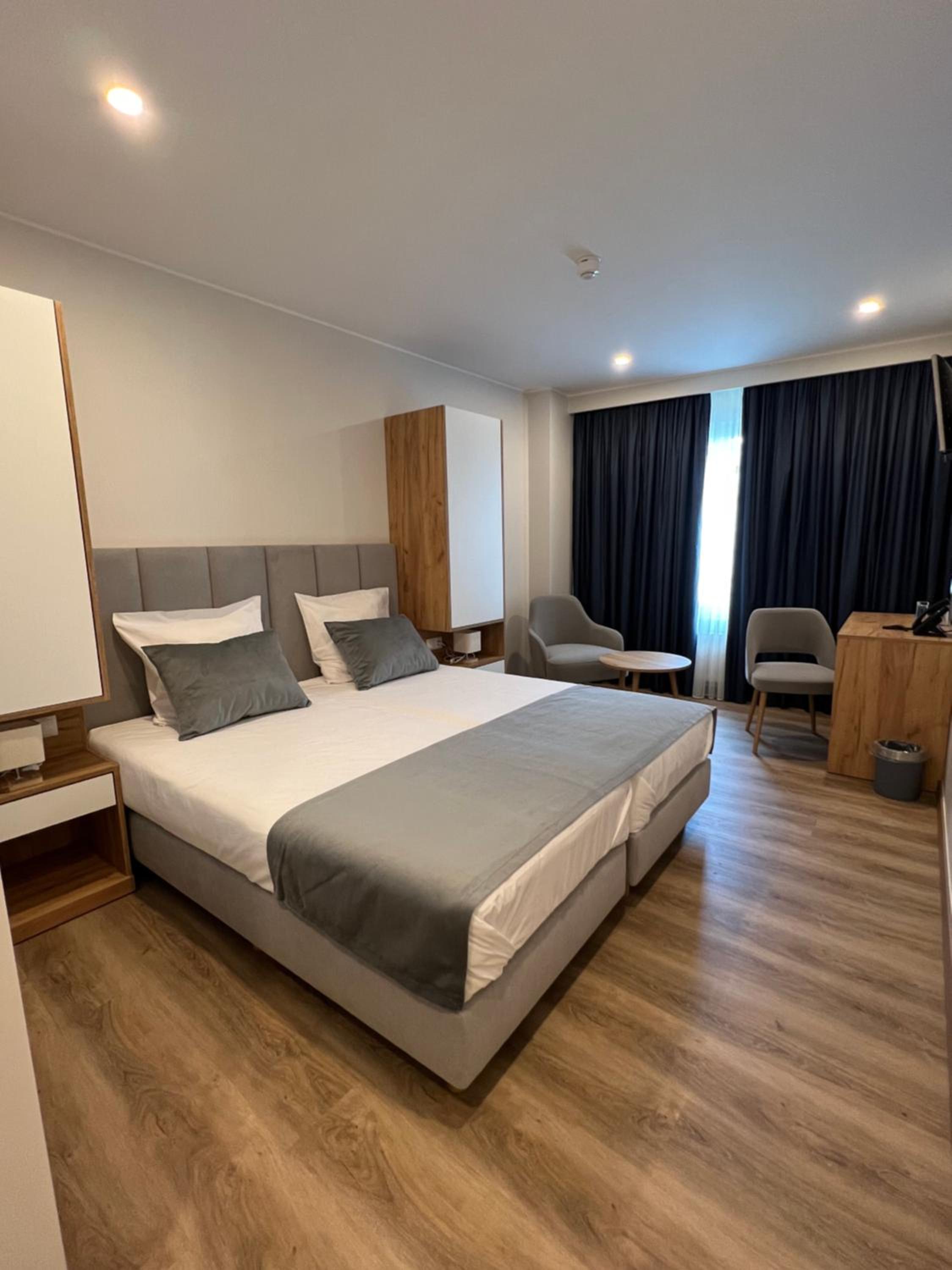 Small Double or Twin Room photo 1