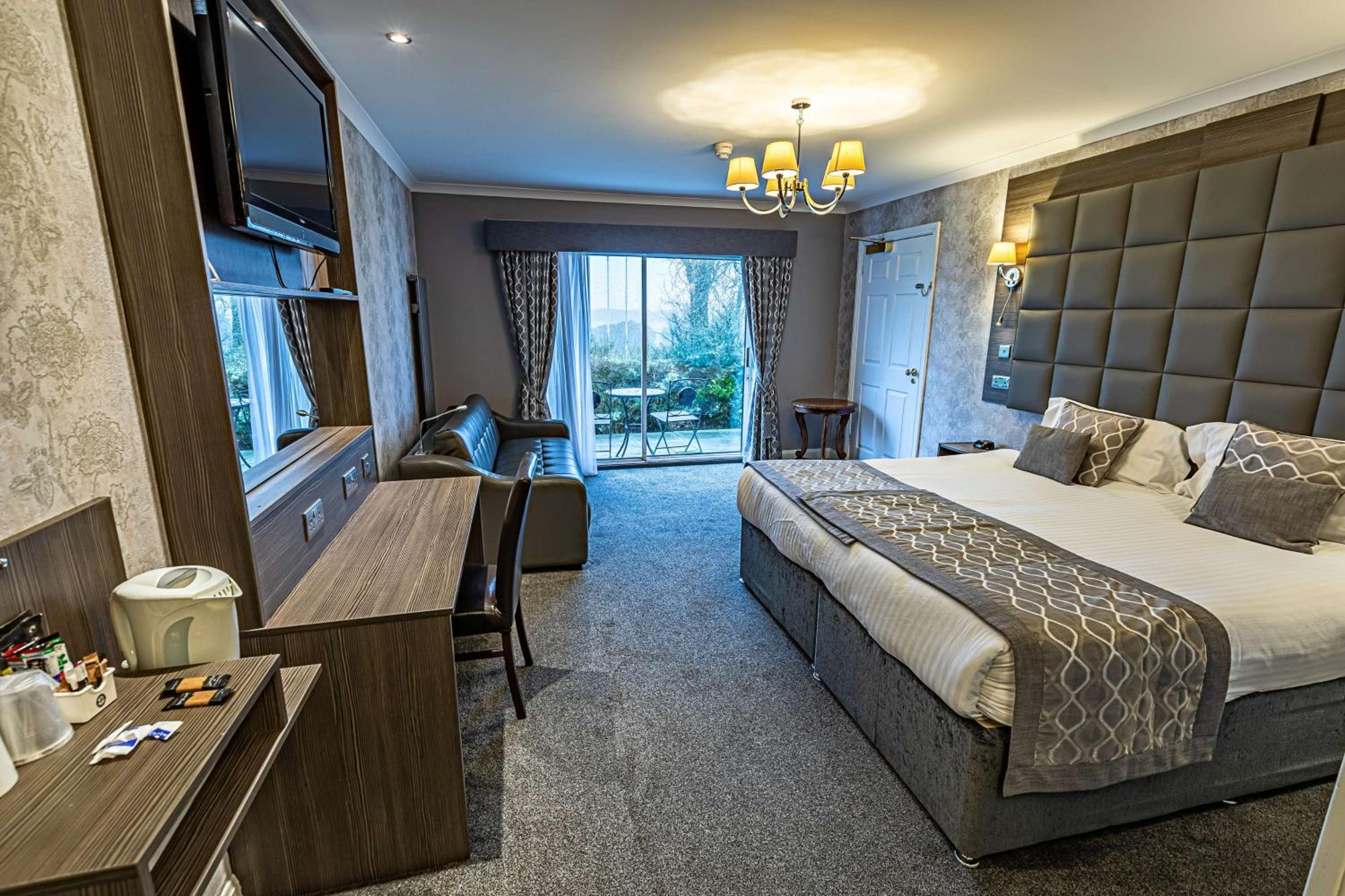 Superior Family Room with Sofa bed photo 2