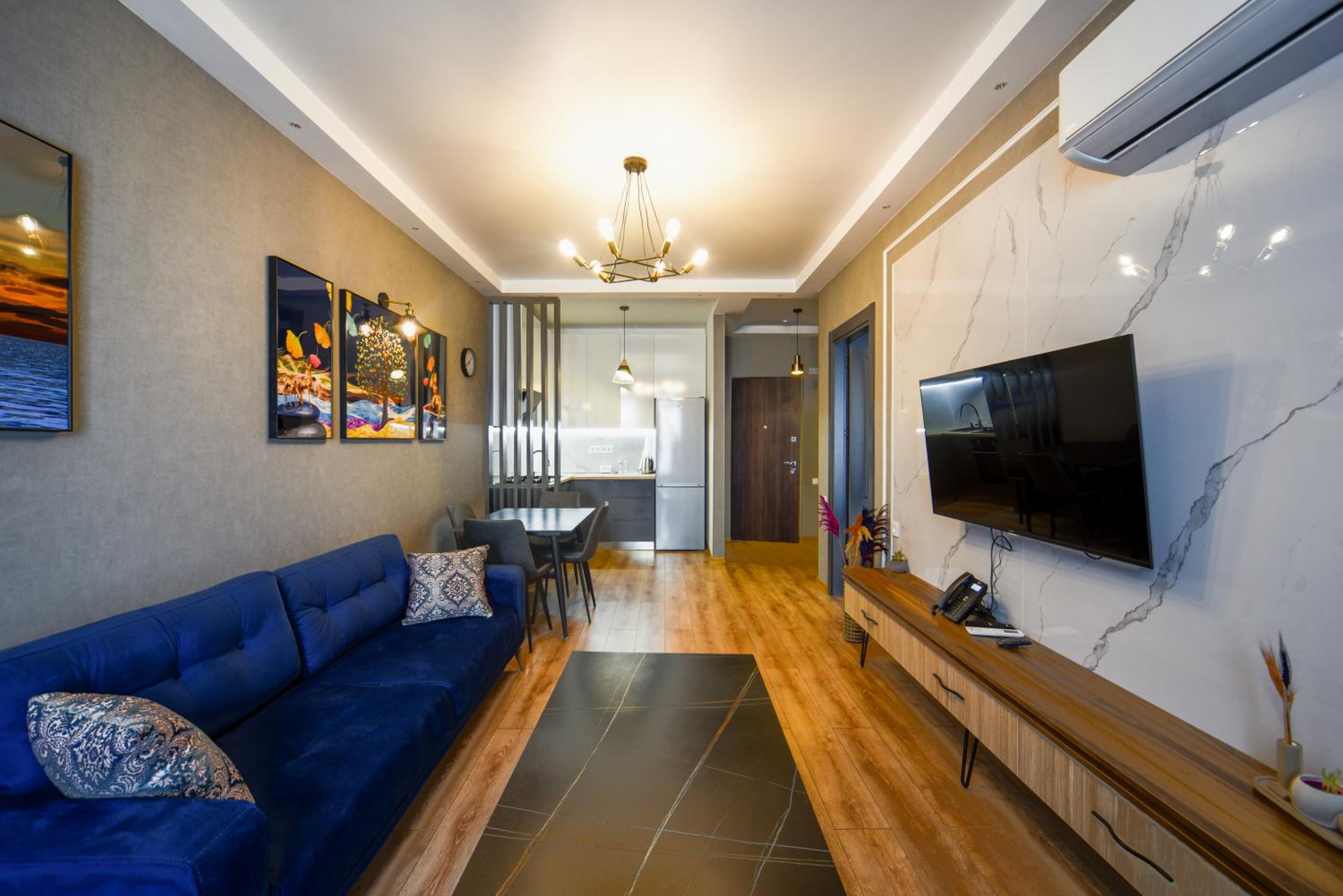 One-Bedroom Apartment photo 1
