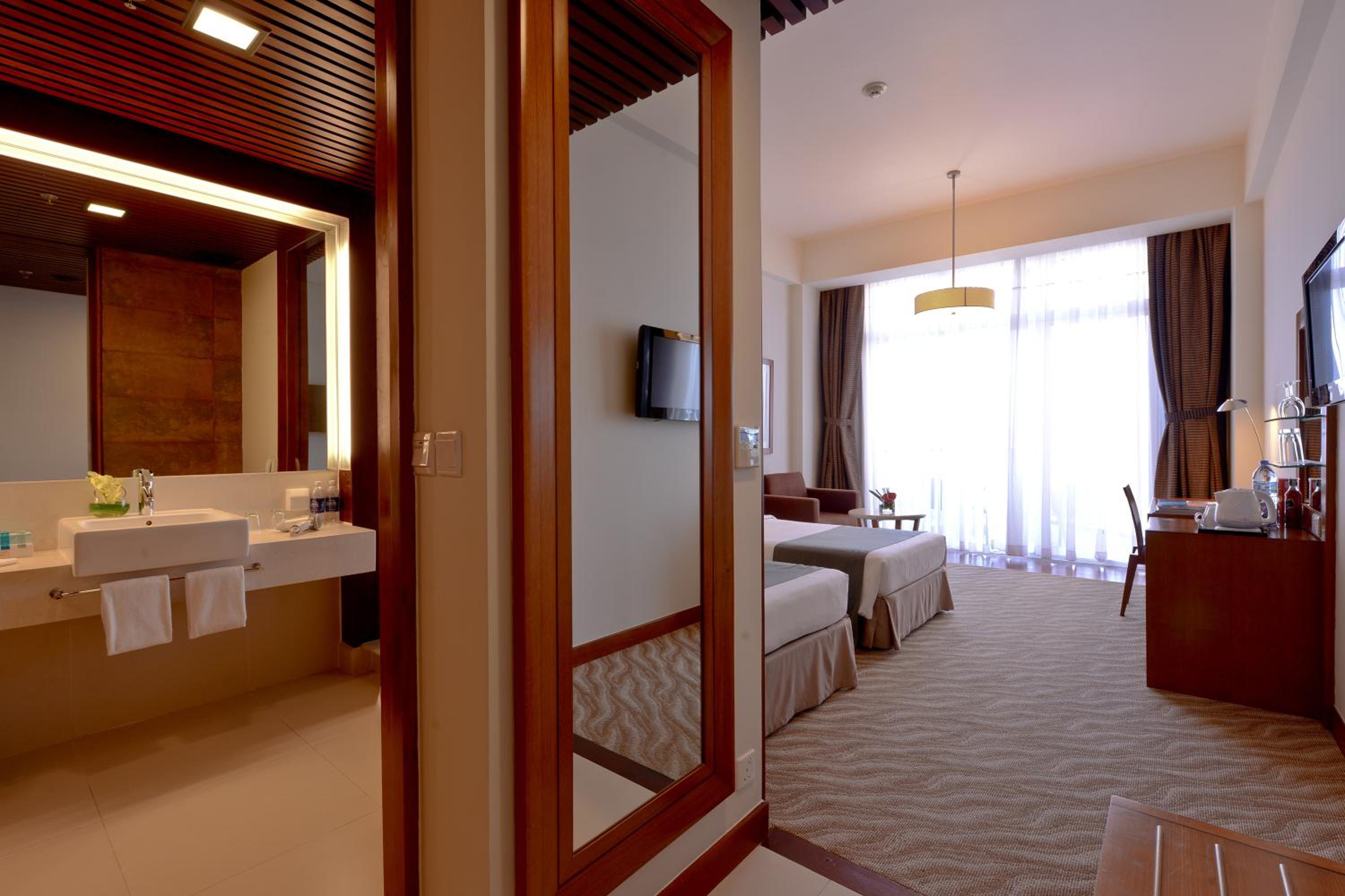 Standard Twin Room - Photo 7