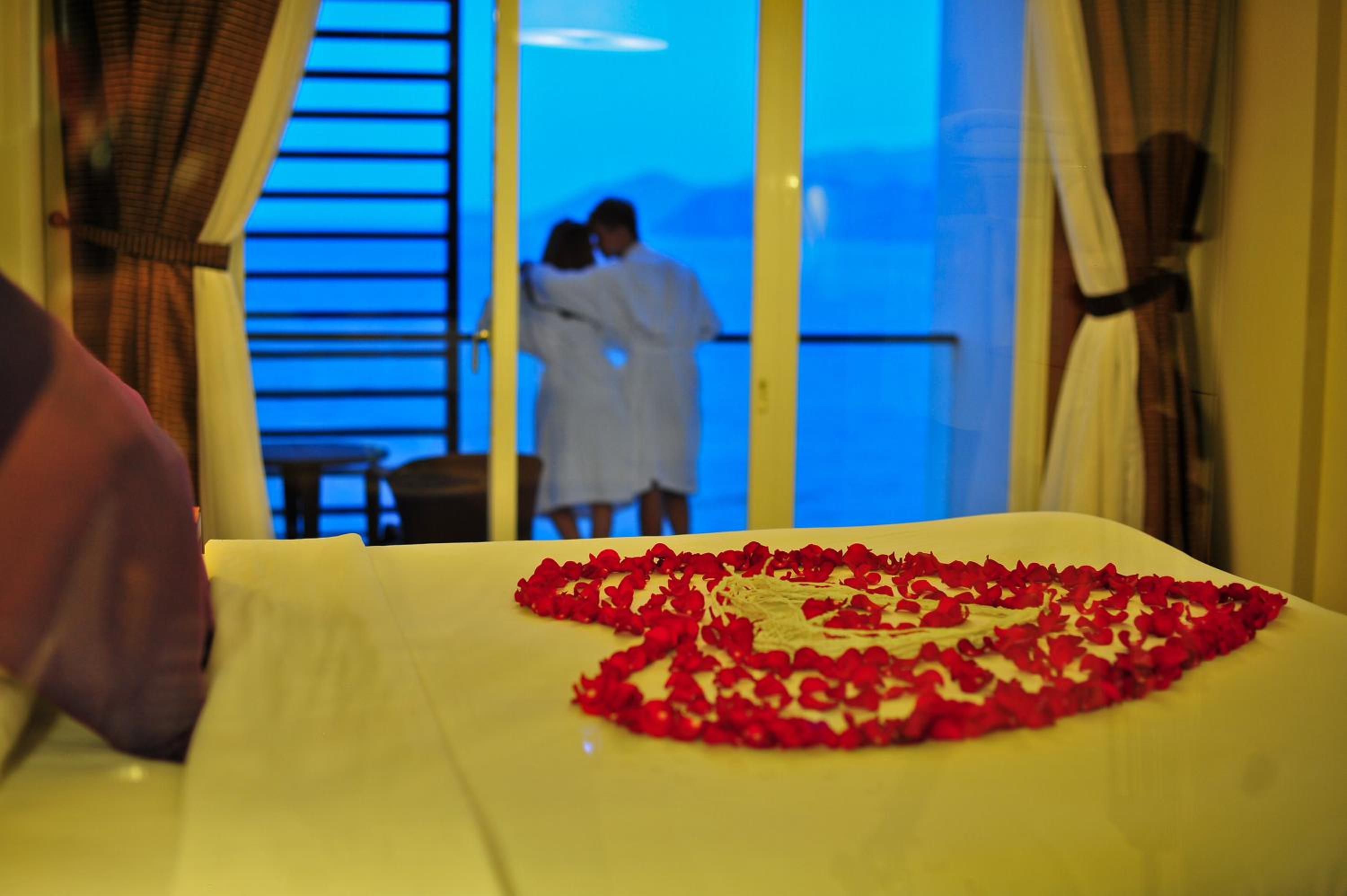 Superior King Room with Ocean View - Photo 14