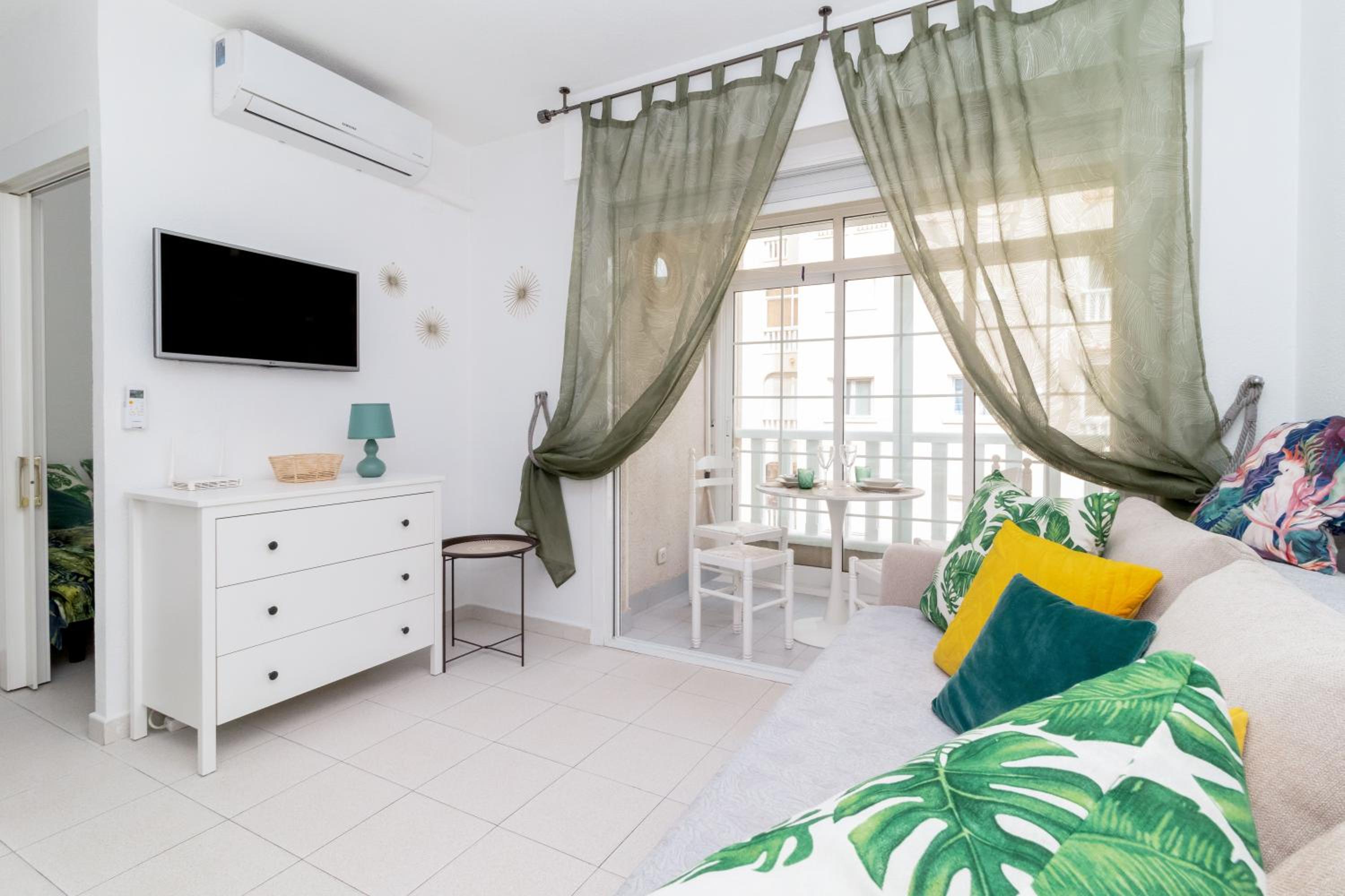 Apartamento con vista a la piscina