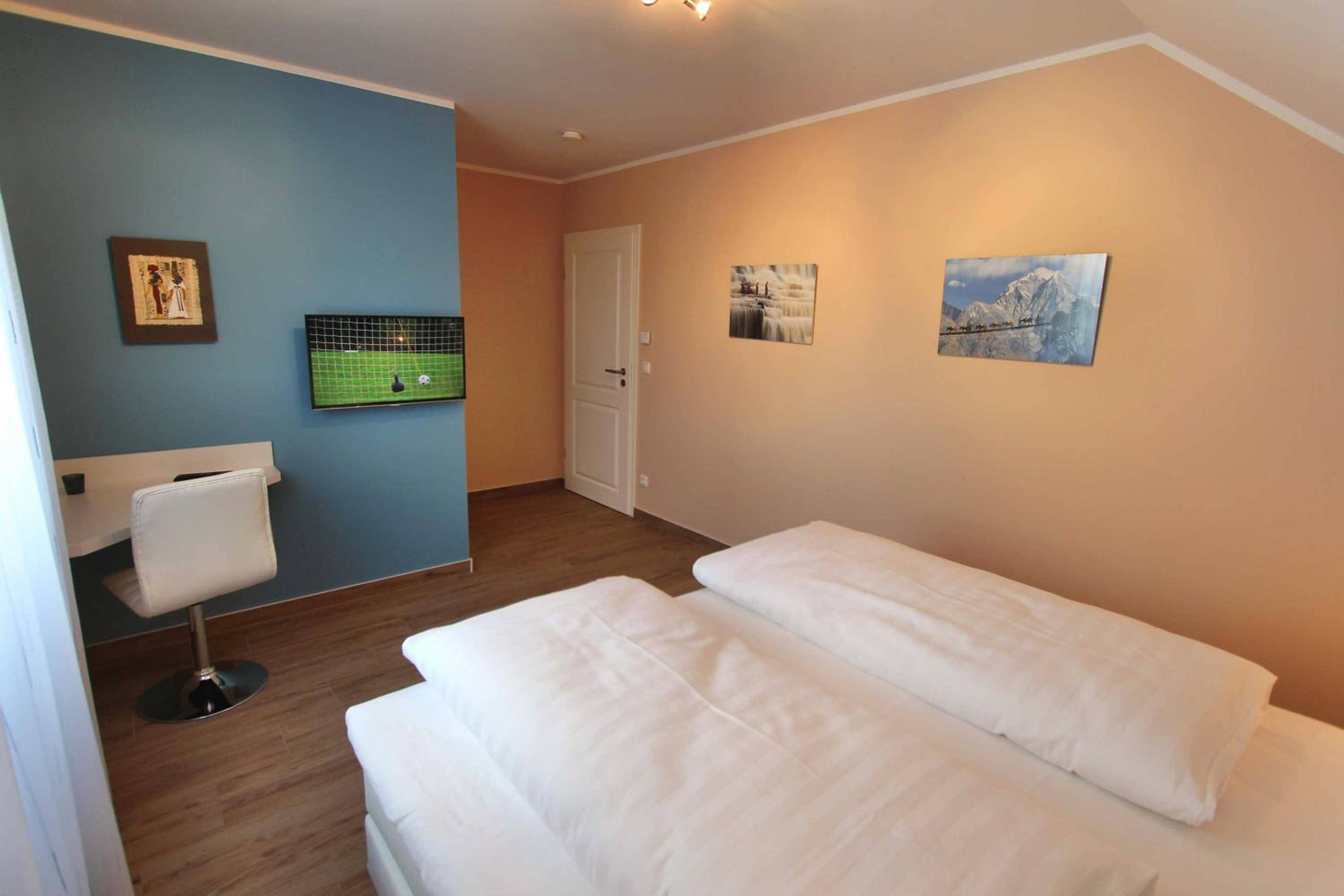 Three-Bedroom House photo 1