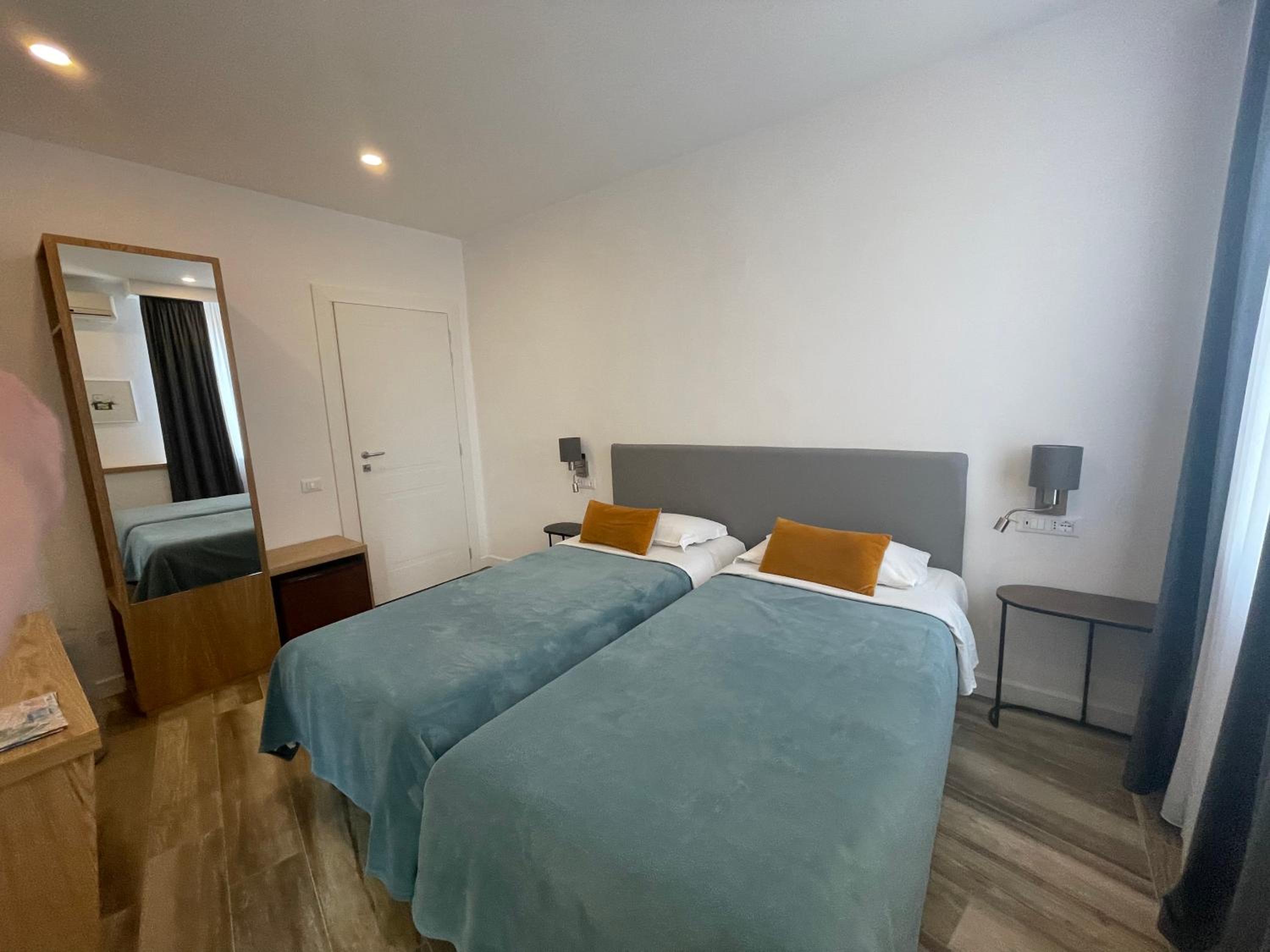 Double or Twin Room photo 2
