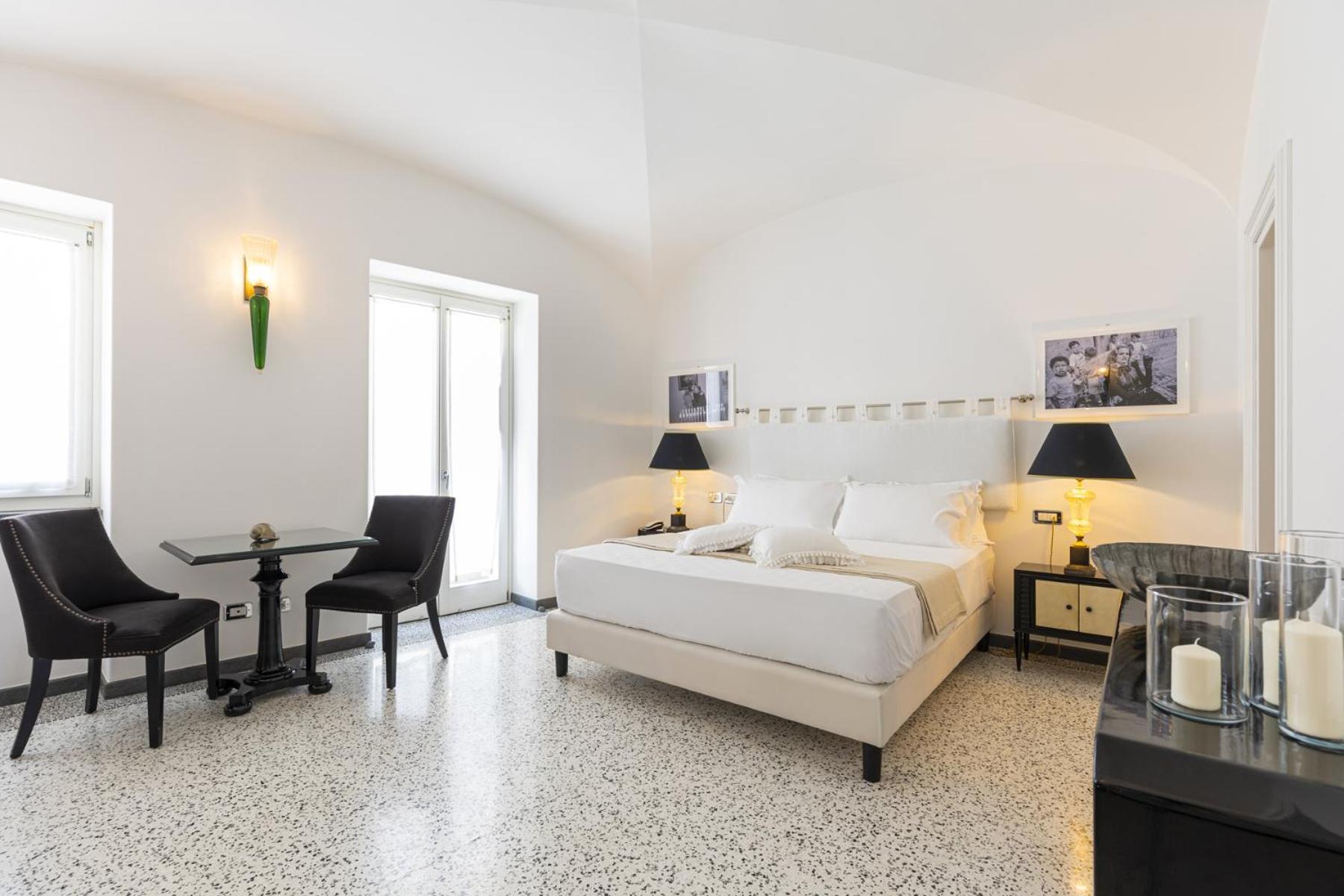 King Room with Balcony - Photo 1