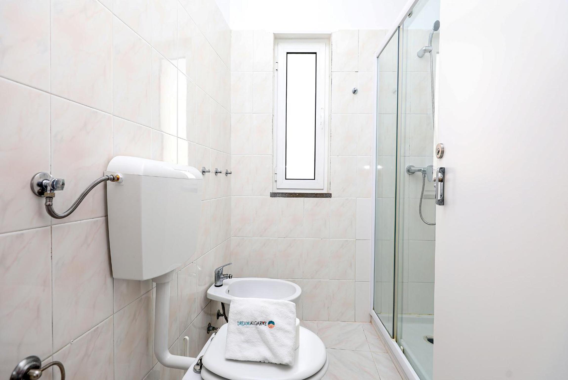 Three-Bedroom Apartment - Photo 4