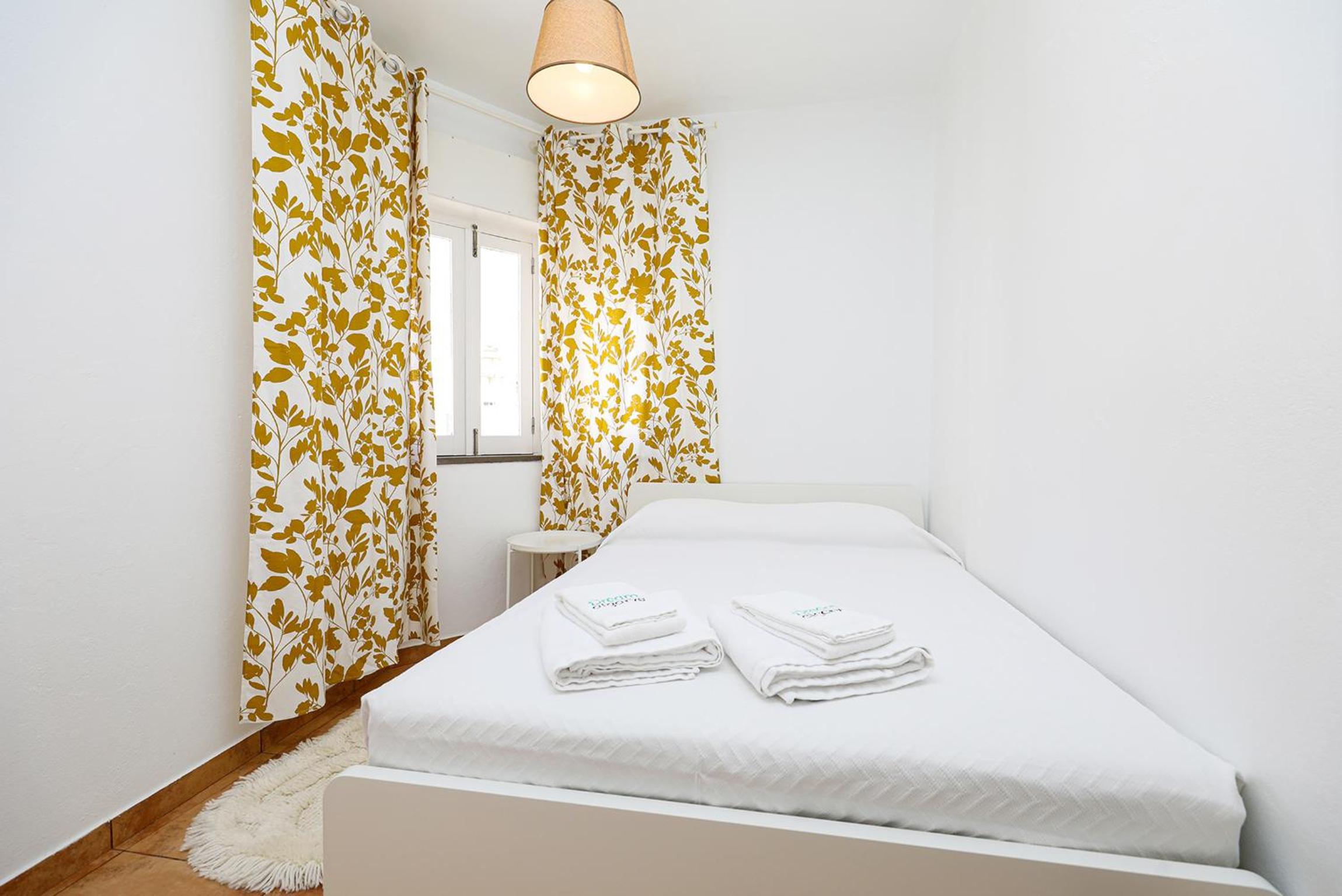 Three-Bedroom Apartment - Photo 22
