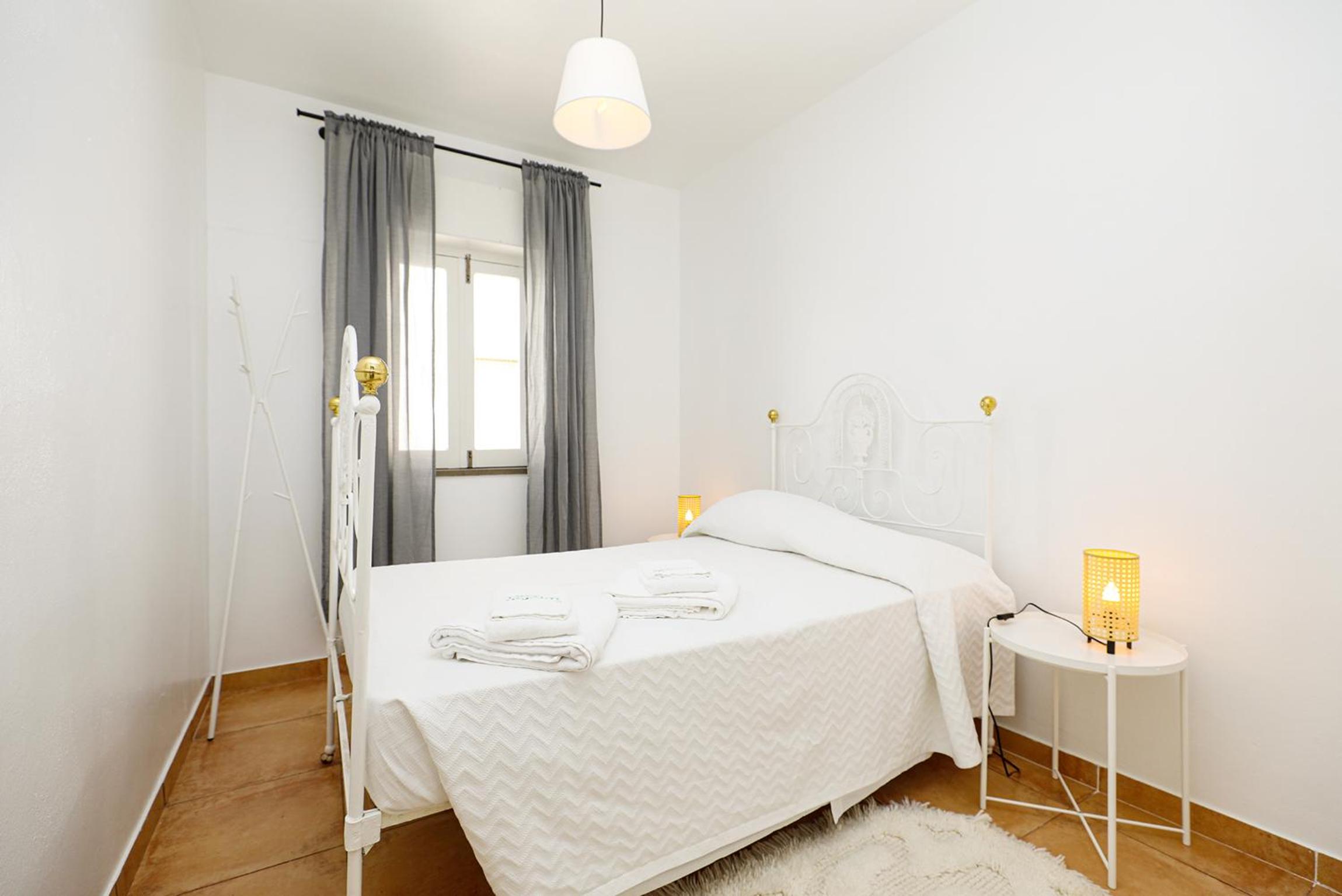 Three-Bedroom Apartment - Photo 23