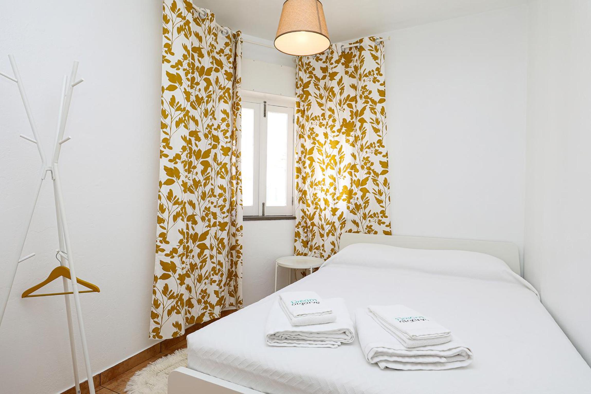 Three-Bedroom Apartment - Photo 25